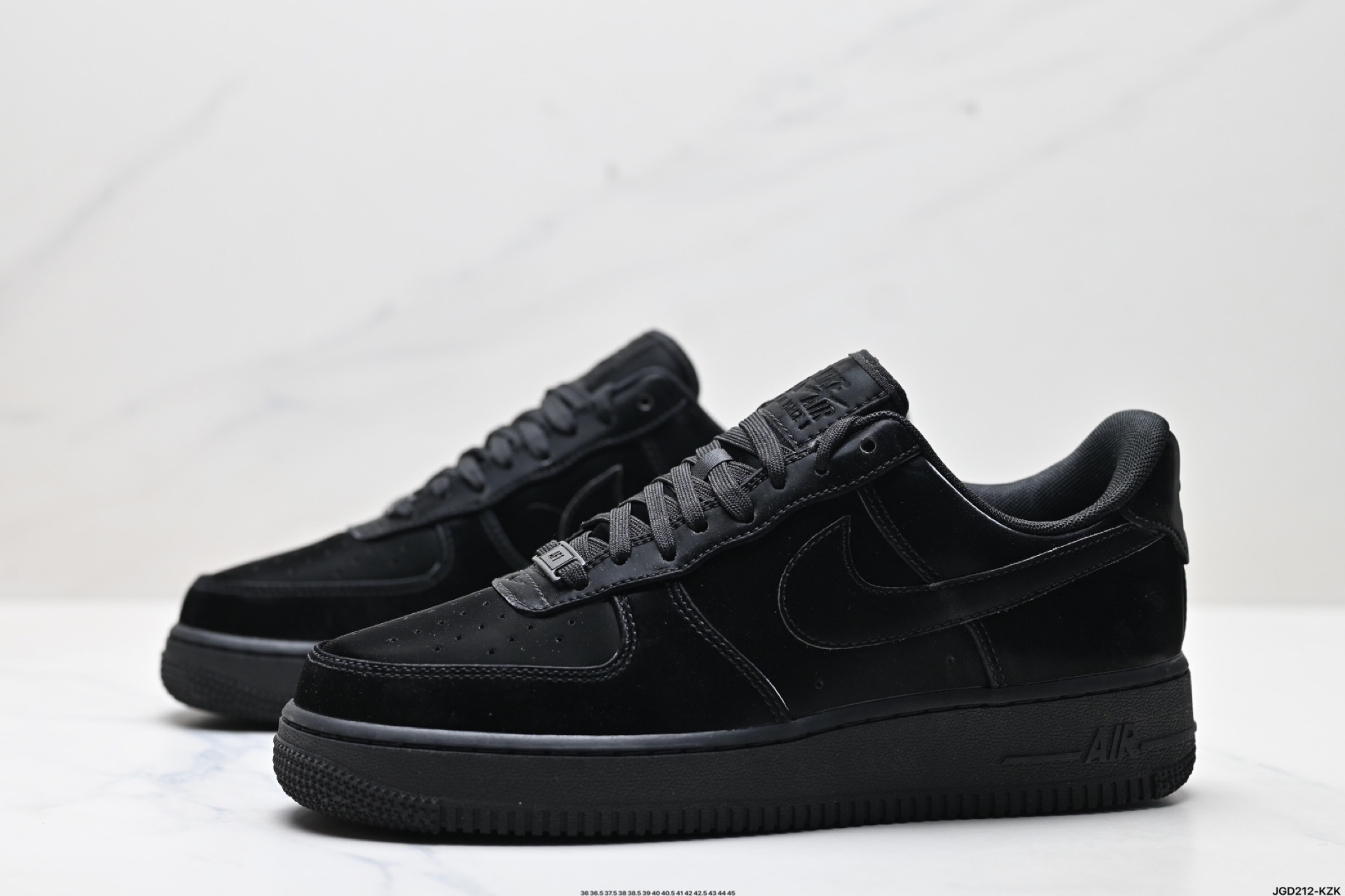 NIKE AIR FORCE 1‘07 HF9109-001