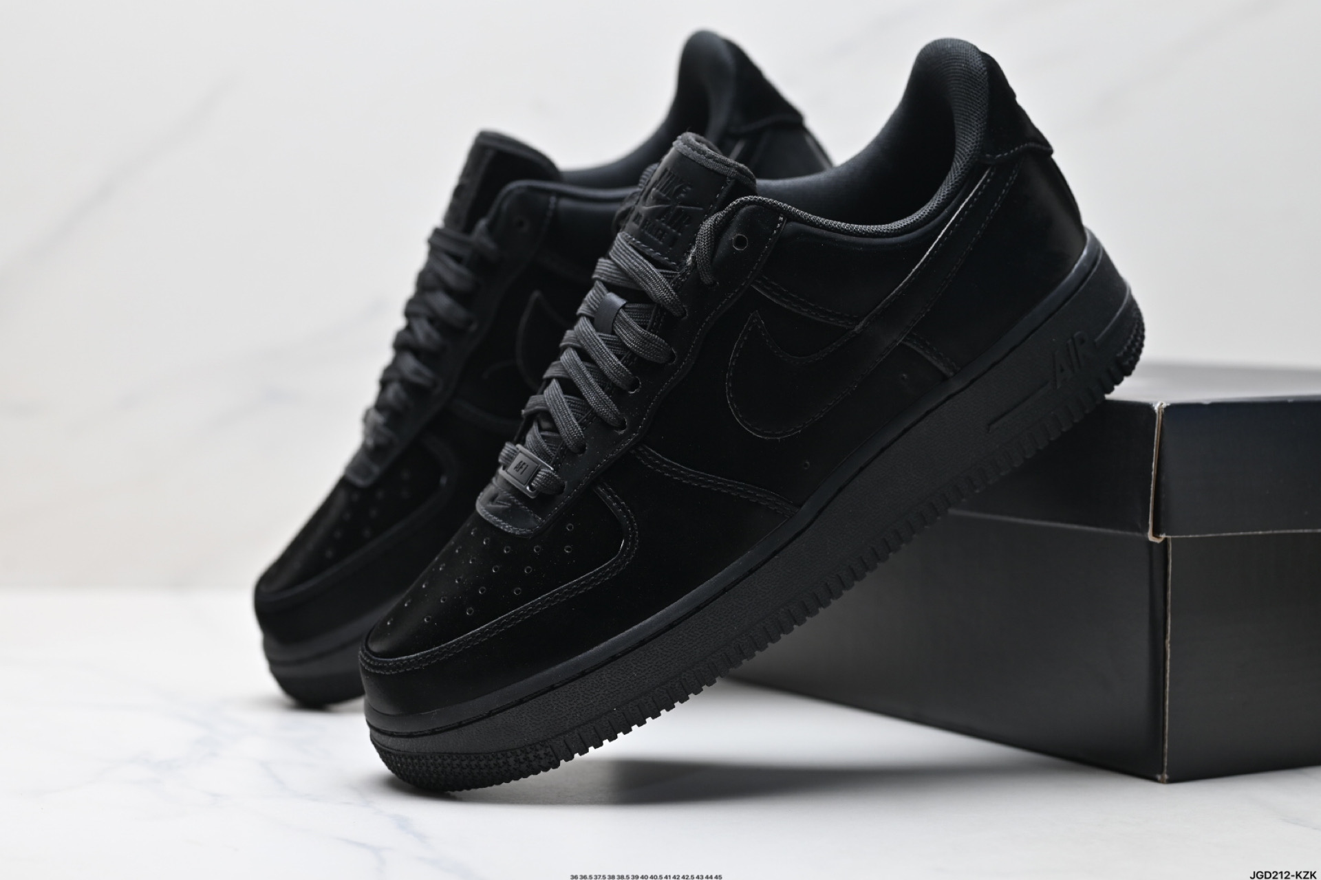 NIKE AIR FORCE 1‘07 HF9109-001