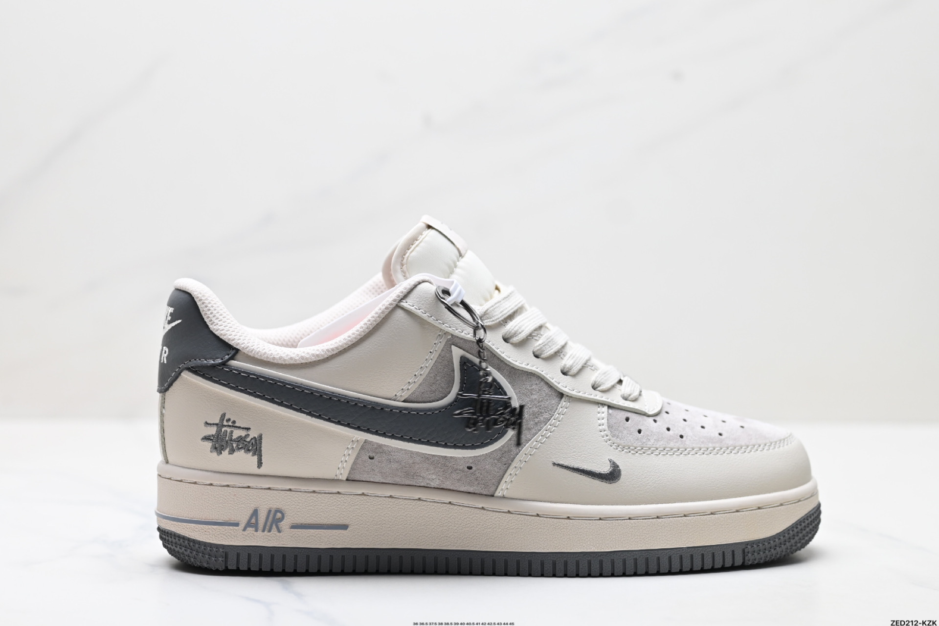 NIKE AIR FORCE 1‘07 LV8 XS3168-126