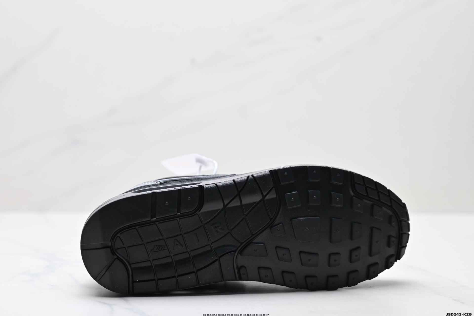 210 Nike Air Max 1 耐克气垫 缓震 耐磨运动鞋 IB9898-001