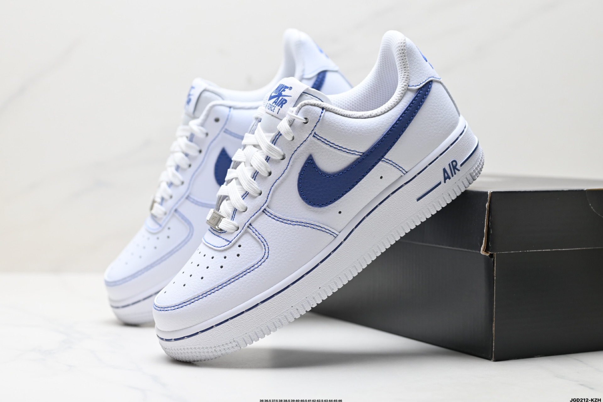 190 NIKE AIR FORCE 1‘07 LV8 HQ2037-100