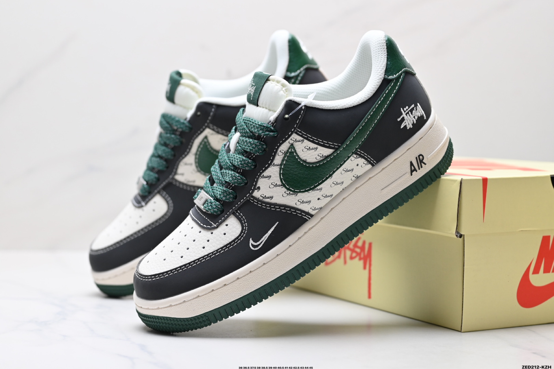 NIKE AIR FORCE 1‘07 LV8 XS1958-572