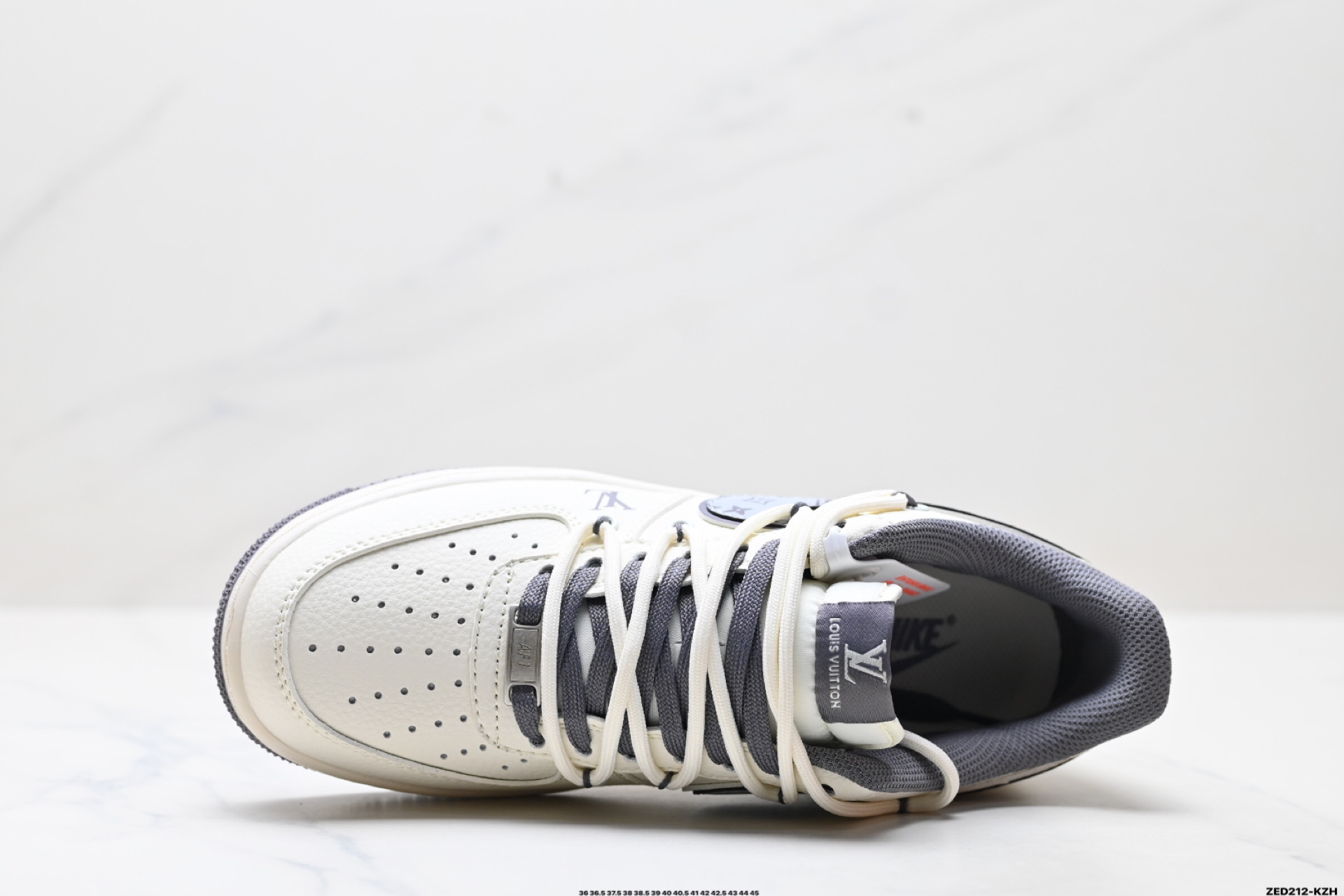 NIKE AIR FORCE 1‘07 LV8 DM6868-067