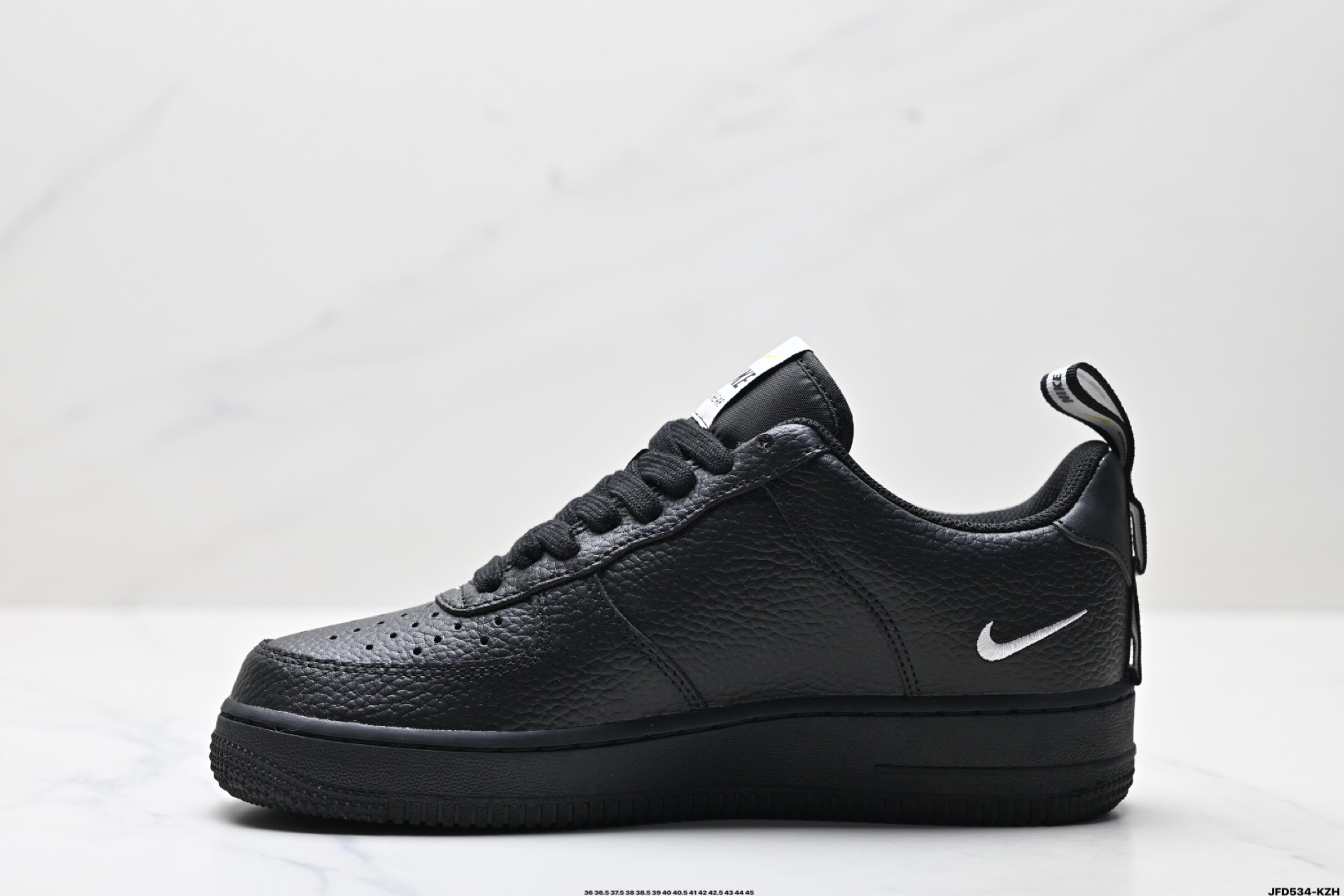 NIKE AIR FORCE 1‘07 AJ7747-001