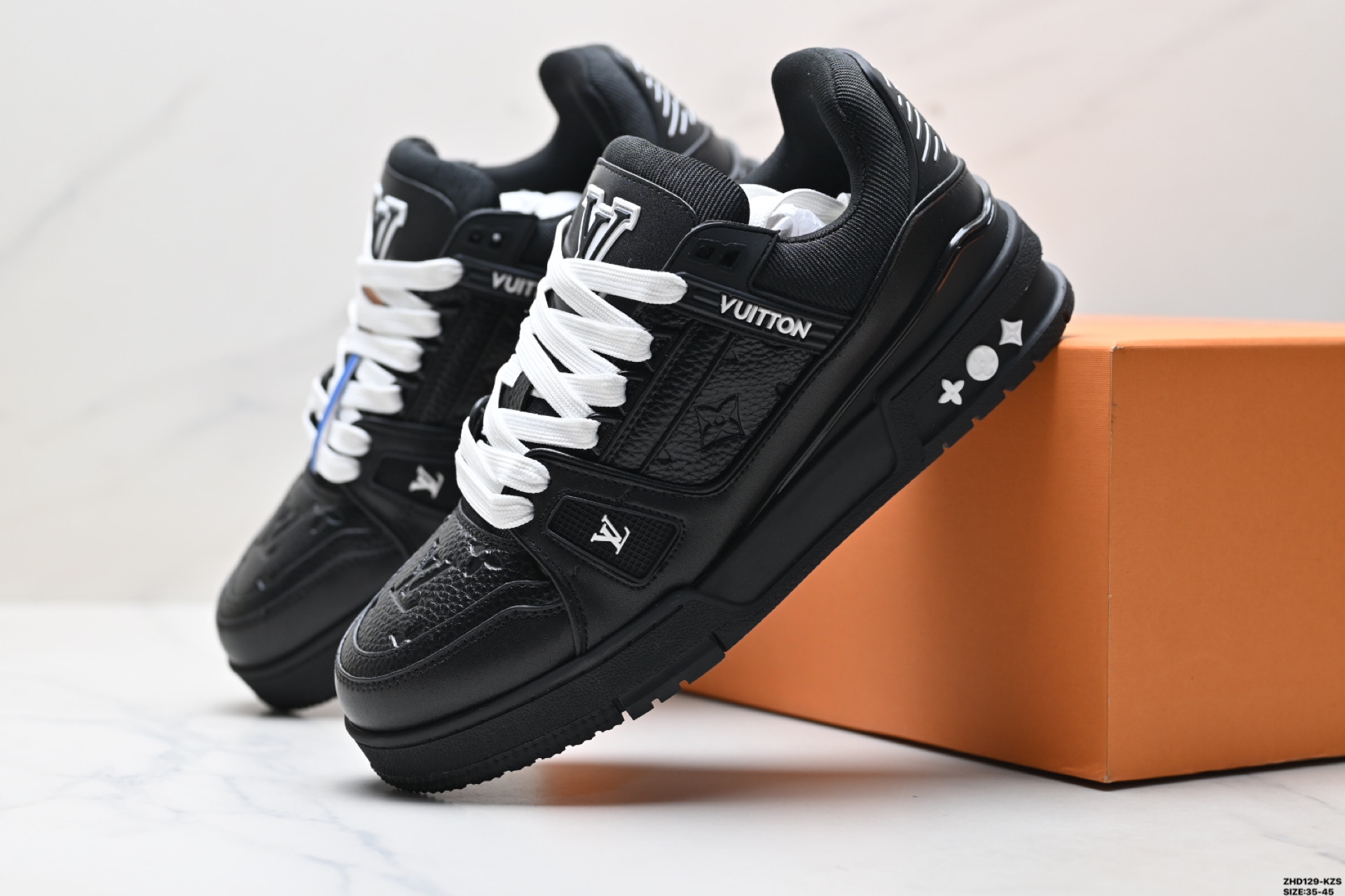 Louis vuitton Trainer Sneaker Low 路易威登 休闲运动文化百搭板鞋