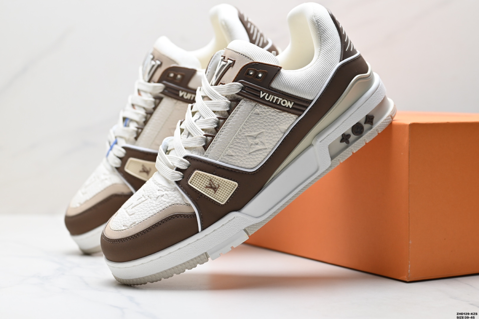Louis vuitton Trainer Sneaker Low 路易威登 休闲运动文化百搭板鞋