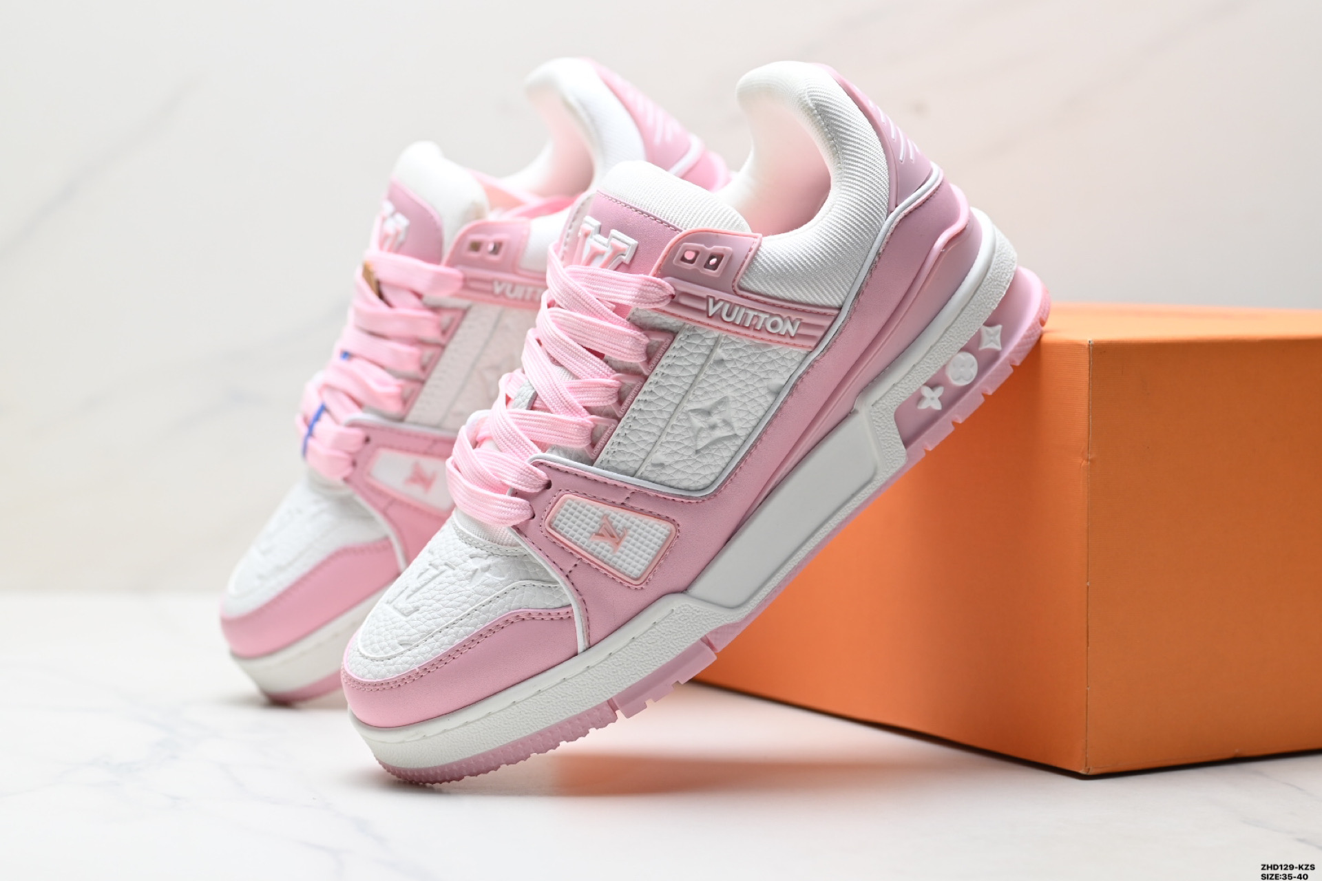 Louis vuitton Trainer Sneaker Low 路易威登 休闲运动文化百搭板鞋