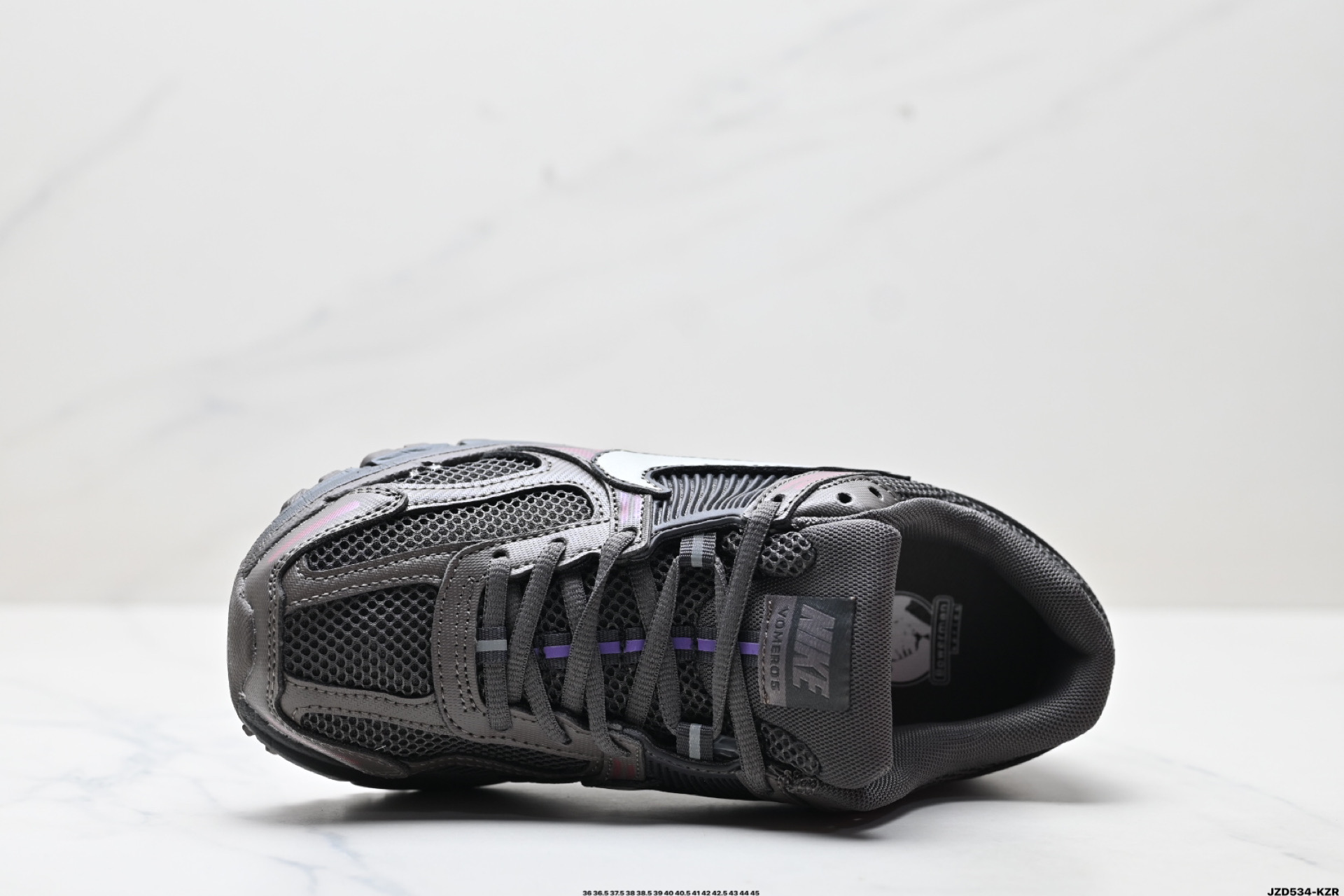 💰180
公司级✅耐克Nike Zoom Vomero 5
马拉松复古跑五代休闲运动慢跑鞋
采用环保纤维革饰片组合网眼布鞋面材质 升级正确后跟TPU加固 耐弯折热塑框架支撑鞋身 中底搭载EVA轻量缓震
货号:HF5493-201
码数:36 36.5 37.5 38 38.5 39 40 40.5 41 42 42.5 43 44 45
ID:JZD534-KZR