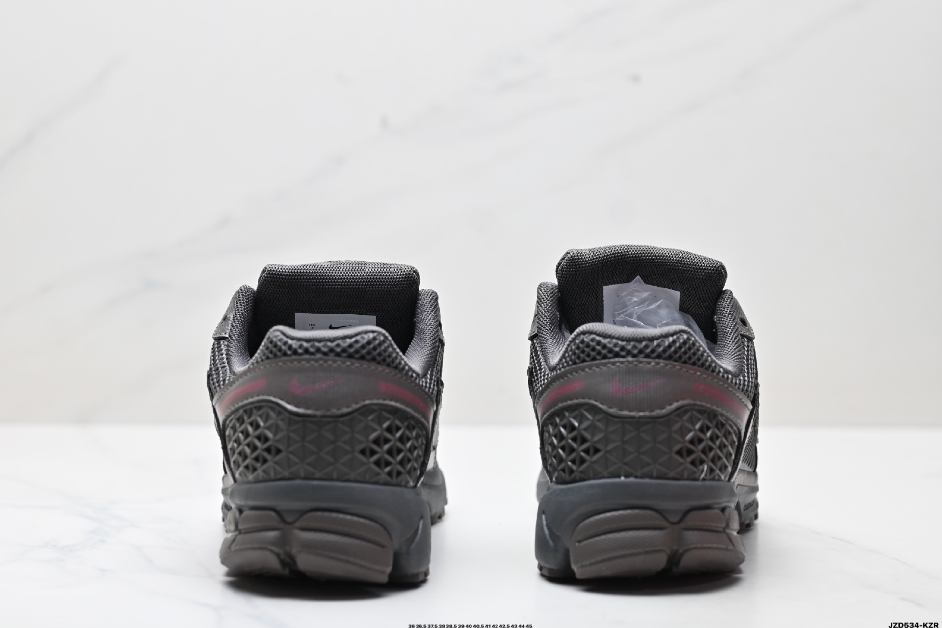 💰180
公司级✅耐克Nike Zoom Vomero 5
马拉松复古跑五代休闲运动慢跑鞋
采用环保纤维革饰片组合网眼布鞋面材质 升级正确后跟TPU加固 耐弯折热塑框架支撑鞋身 中底搭载EVA轻量缓震
货号:HF5493-201
码数:36 36.5 37.5 38 38.5 39 40 40.5 41 42 42.5 43 44 45
ID:JZD534-KZR