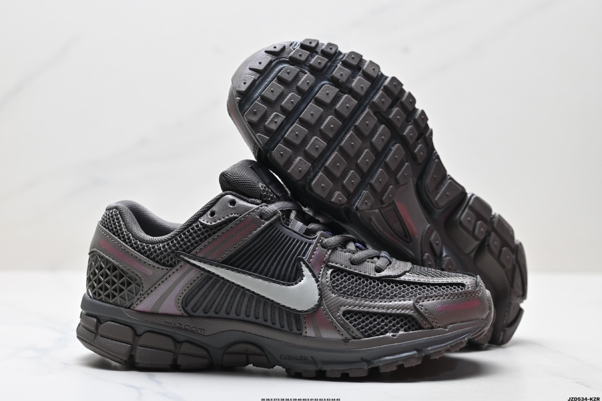 💰180
公司级✅耐克Nike Zoom Vomero 5
马拉松复古跑五代休闲运动慢跑鞋
采用环保纤维革饰片组合网眼布鞋面材质 升级正确后跟TPU加固 耐弯折热塑框架支撑鞋身 中底搭载EVA轻量缓震
货号:HF5493-201
码数:36 36.5 37.5 38 38.5 39 40 40.5 41 42 42.5 43 44 45
ID:JZD534-KZR
