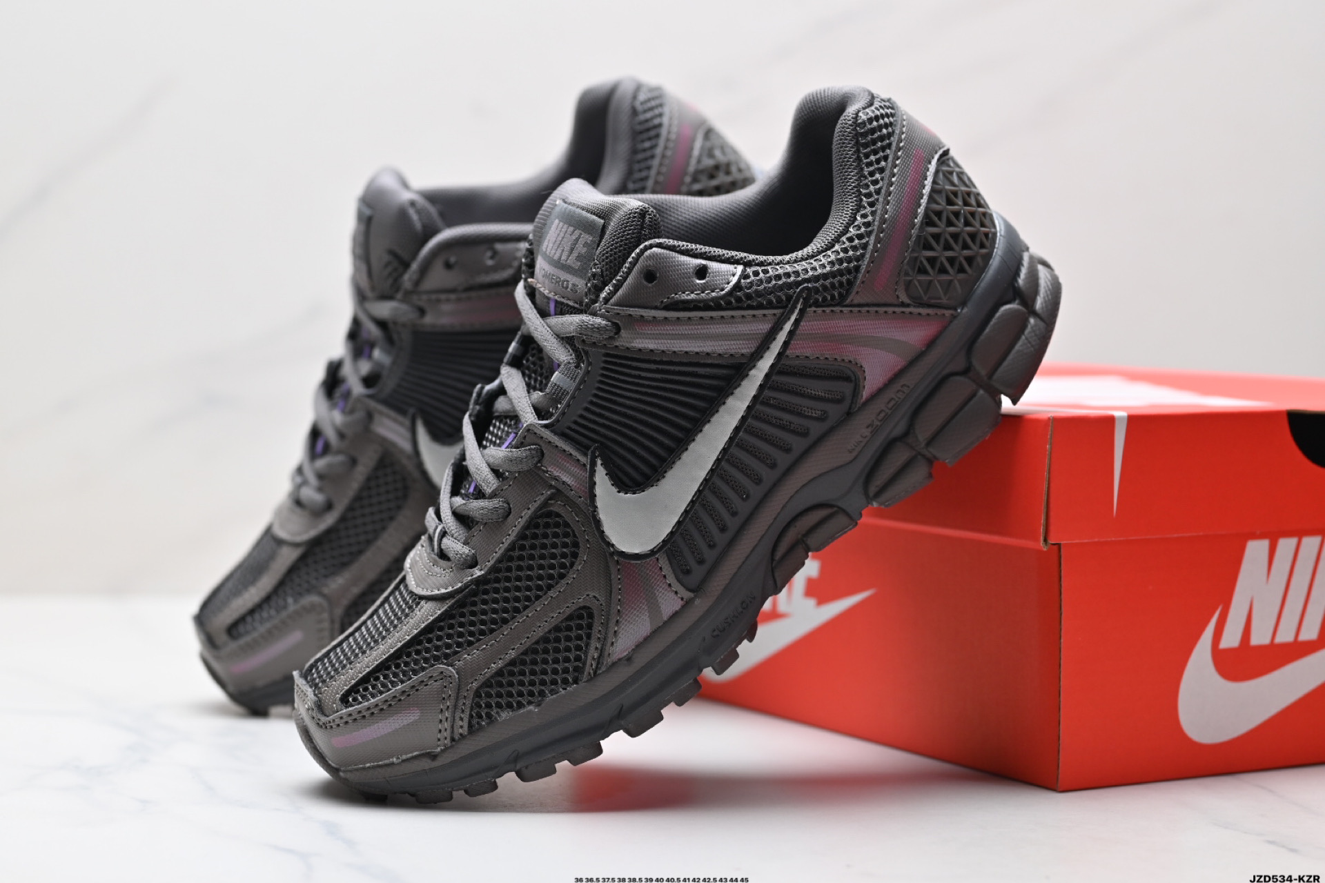 💰180
公司级✅耐克Nike Zoom Vomero 5
马拉松复古跑五代休闲运动慢跑鞋
采用环保纤维革饰片组合网眼布鞋面材质 升级正确后跟TPU加固 耐弯折热塑框架支撑鞋身 中底搭载EVA轻量缓震
货号:HF5493-201
码数:36 36.5 37.5 38 38.5 39 40 40.5 41 42 42.5 43 44 45
ID:JZD534-KZR