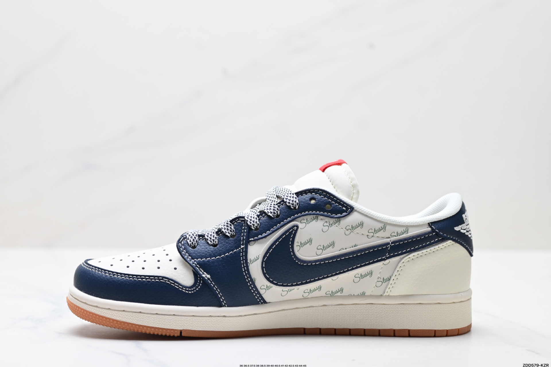 💰250
公司级✅AJ1倒勾Travis Scott x Air Jordan 1 ” Reverse Mocha “ AJ1乔1 TS 闪电 联名倒钩 低帮文化篮球鞋 完美品质出货 细节如图所示  鞋面切割工整  冲孔整齐干净 中底拉帮线 整体清洁度非常好
货号:HD2258-007
尺码:36 36.5 37.5 38 38.5 39 40 40.5 41 42 42.5 43 44 45
ID:ZDD579-KZR