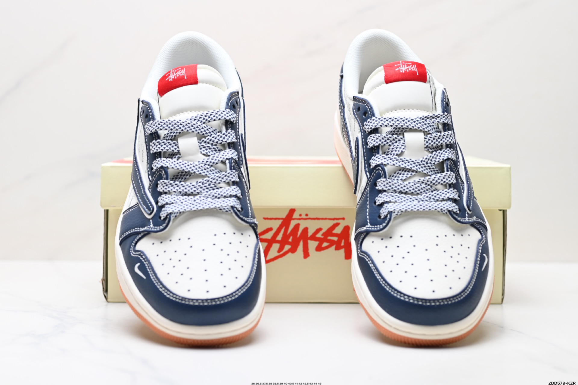💰250
公司级✅AJ1倒勾Travis Scott x Air Jordan 1 ” Reverse Mocha “ AJ1乔1 TS 闪电 联名倒钩 低帮文化篮球鞋 完美品质出货 细节如图所示  鞋面切割工整  冲孔整齐干净 中底拉帮线 整体清洁度非常好
货号:HD2258-007
尺码:36 36.5 37.5 38 38.5 39 40 40.5 41 42 42.5 43 44 45
ID:ZDD579-KZR
