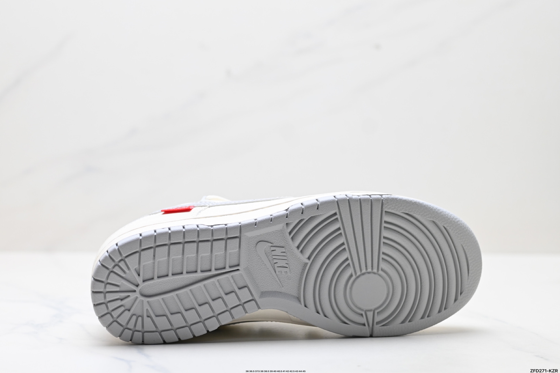 NK Dunk Low Retro “DIY高端定制” 低帮休闲运动板鞋 DM6868-091