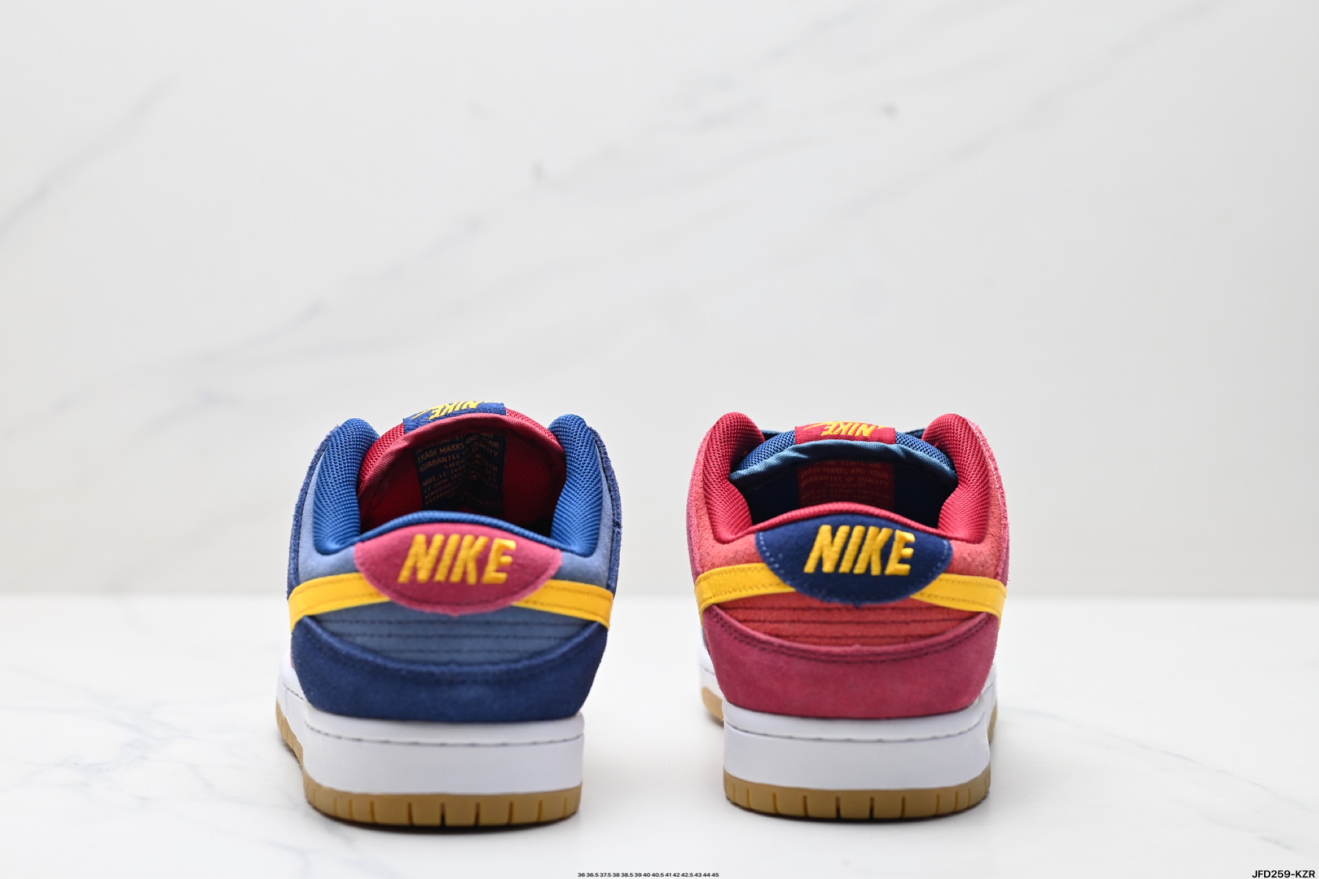 💰190
公司级✅耐克NIKE DUNK LOW 扣篮系列 复古低帮休闲运动滑板板鞋
采用脚感柔软舒适ZoomAir气垫
有效吸收滑板等极限运动在落地时带来的冲击力 为街头运动者们提供更好的保护
货号:DJ0606-400
尺码:36 36.5 37.5 38 38.5 39 40 40.5 41 42 42.5 43 44 45
ID:JFD259-KZR