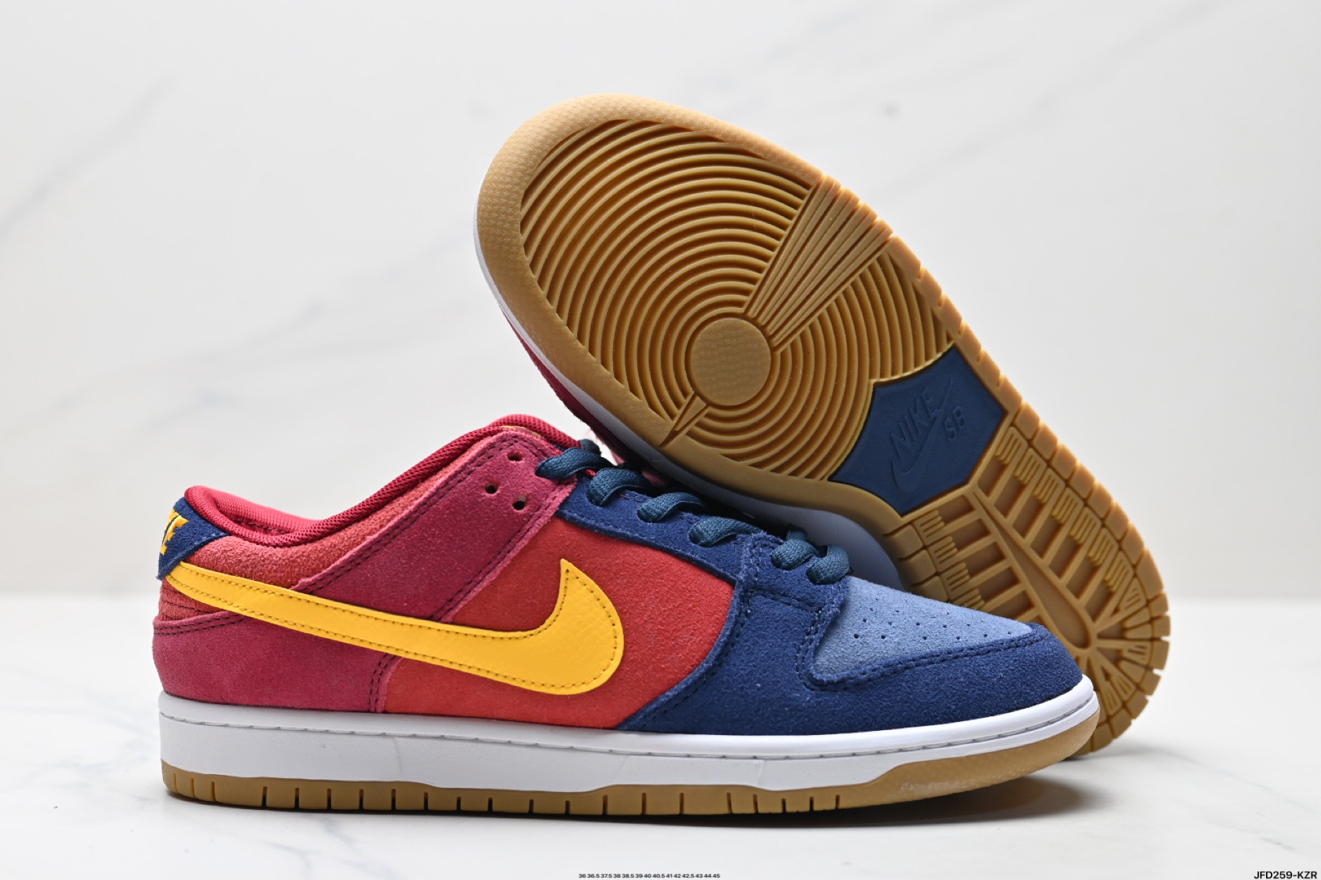 💰190
公司级✅耐克NIKE DUNK LOW 扣篮系列 复古低帮休闲运动滑板板鞋
采用脚感柔软舒适ZoomAir气垫
有效吸收滑板等极限运动在落地时带来的冲击力 为街头运动者们提供更好的保护
货号:DJ0606-400
尺码:36 36.5 37.5 38 38.5 39 40 40.5 41 42 42.5 43 44 45
ID:JFD259-KZR