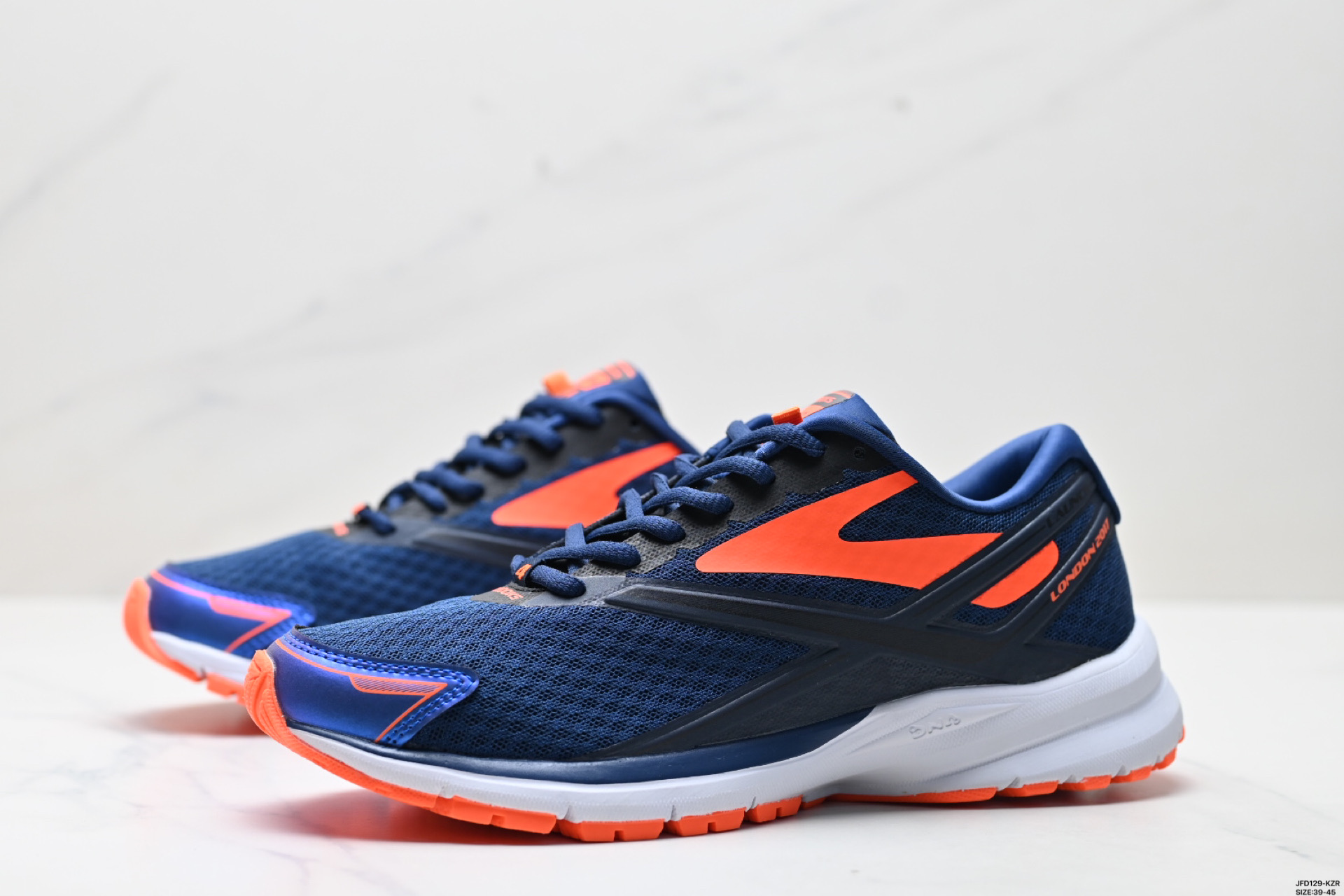 💰210
公司级✅Brooks布鲁克斯 Glycerin 19跑鞋男子缓震马拉松氮气慢跑鞋
货号:12023418430
尺码:39-45
ID:JFD129-KZR