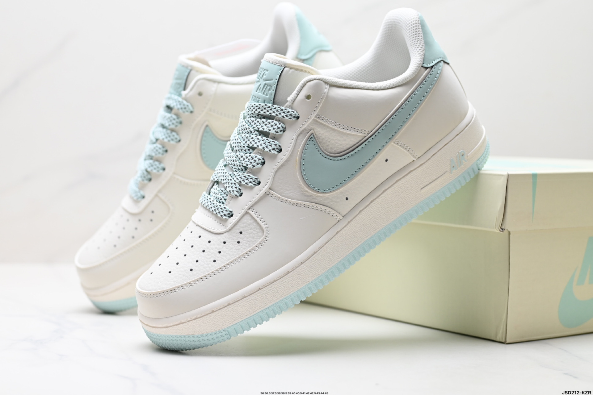 NIKE AIR FORCE 1‘07 LV8 GL6835-001
