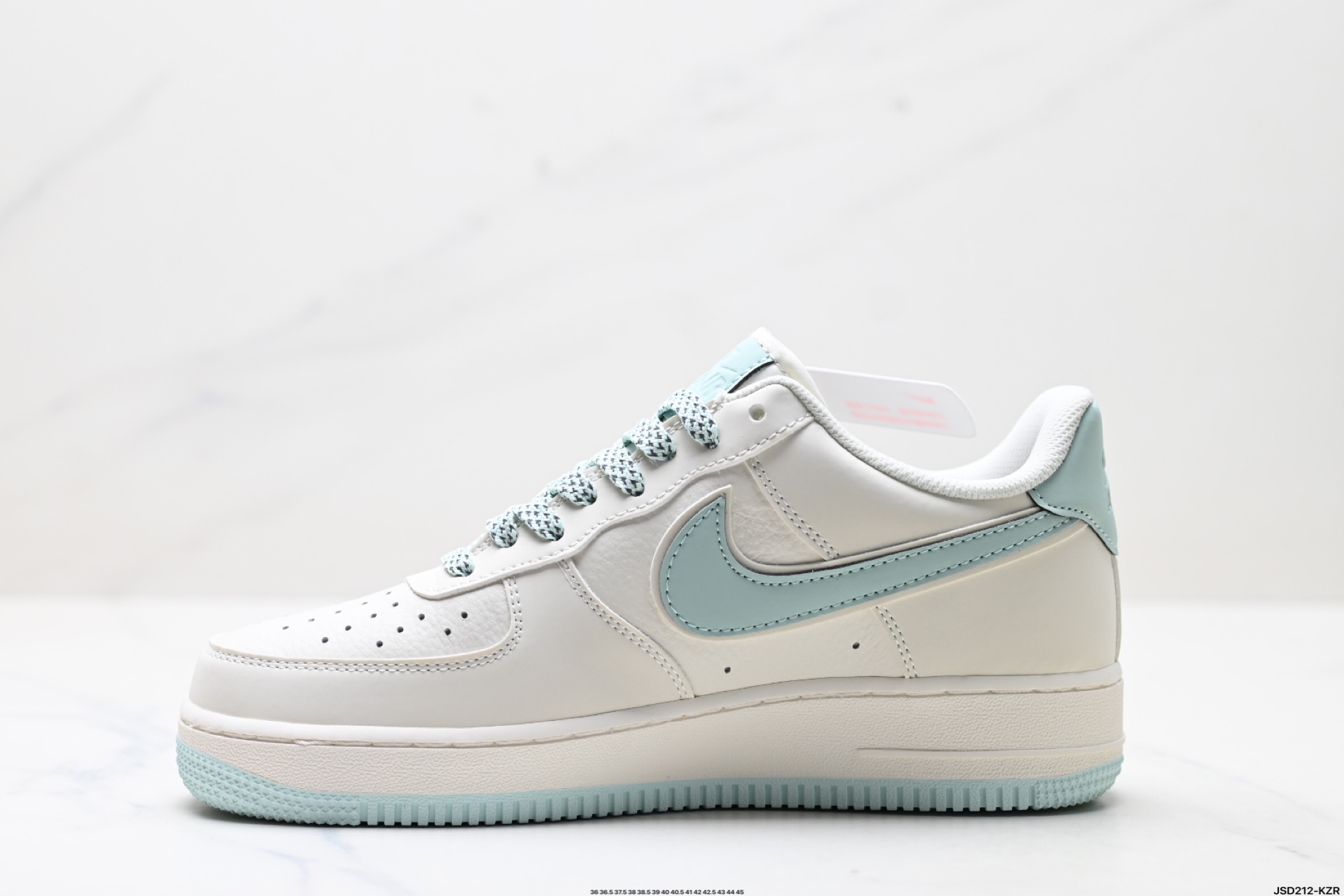NIKE AIR FORCE 1‘07 LV8 GL6835-001