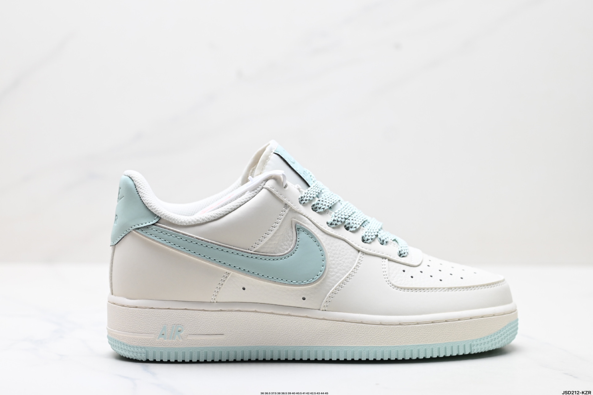 NIKE AIR FORCE 1‘07 LV8 GL6835-001