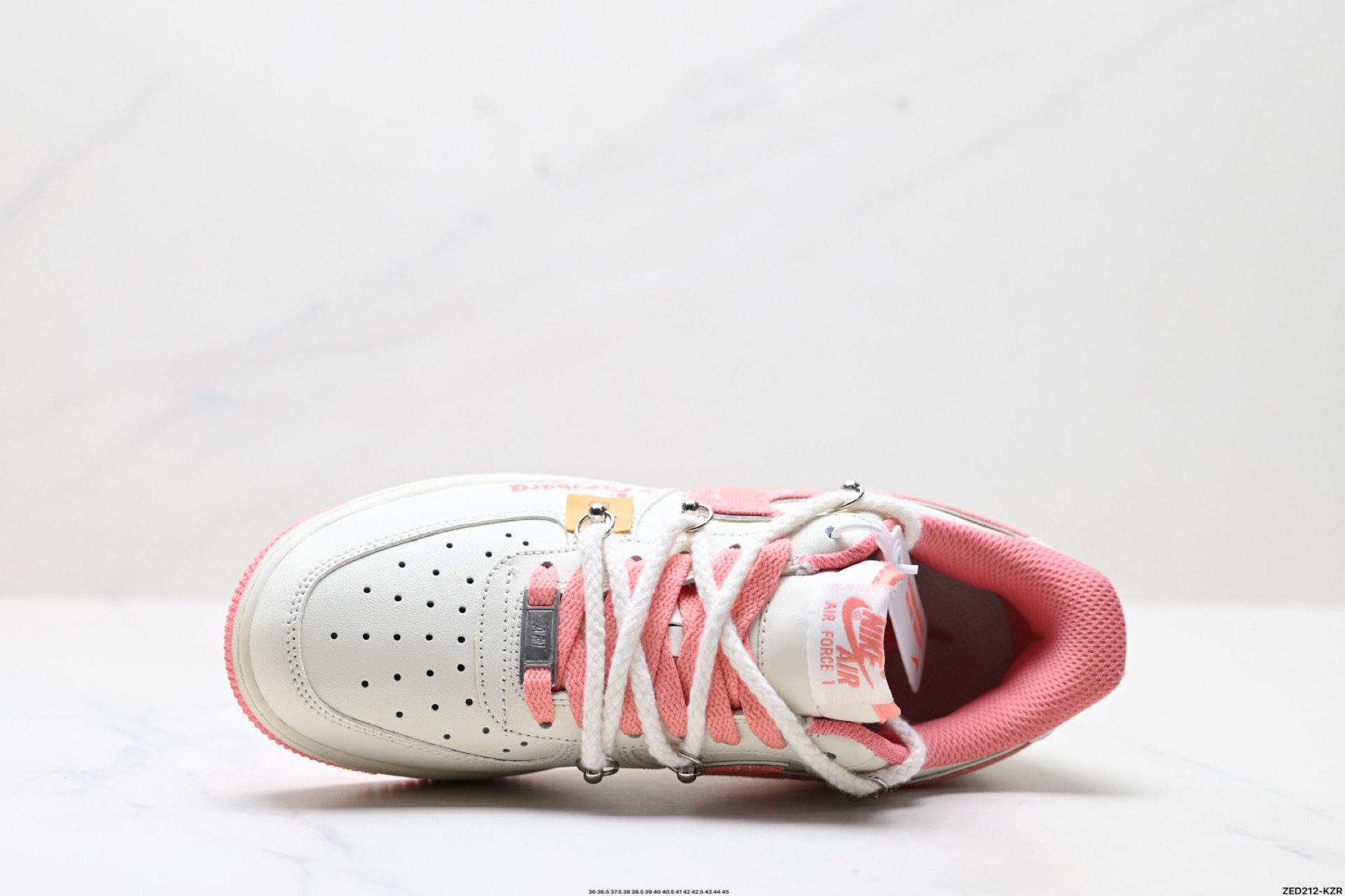 NIKE AIR FORCE 1‘07 LV8 LV0506-880