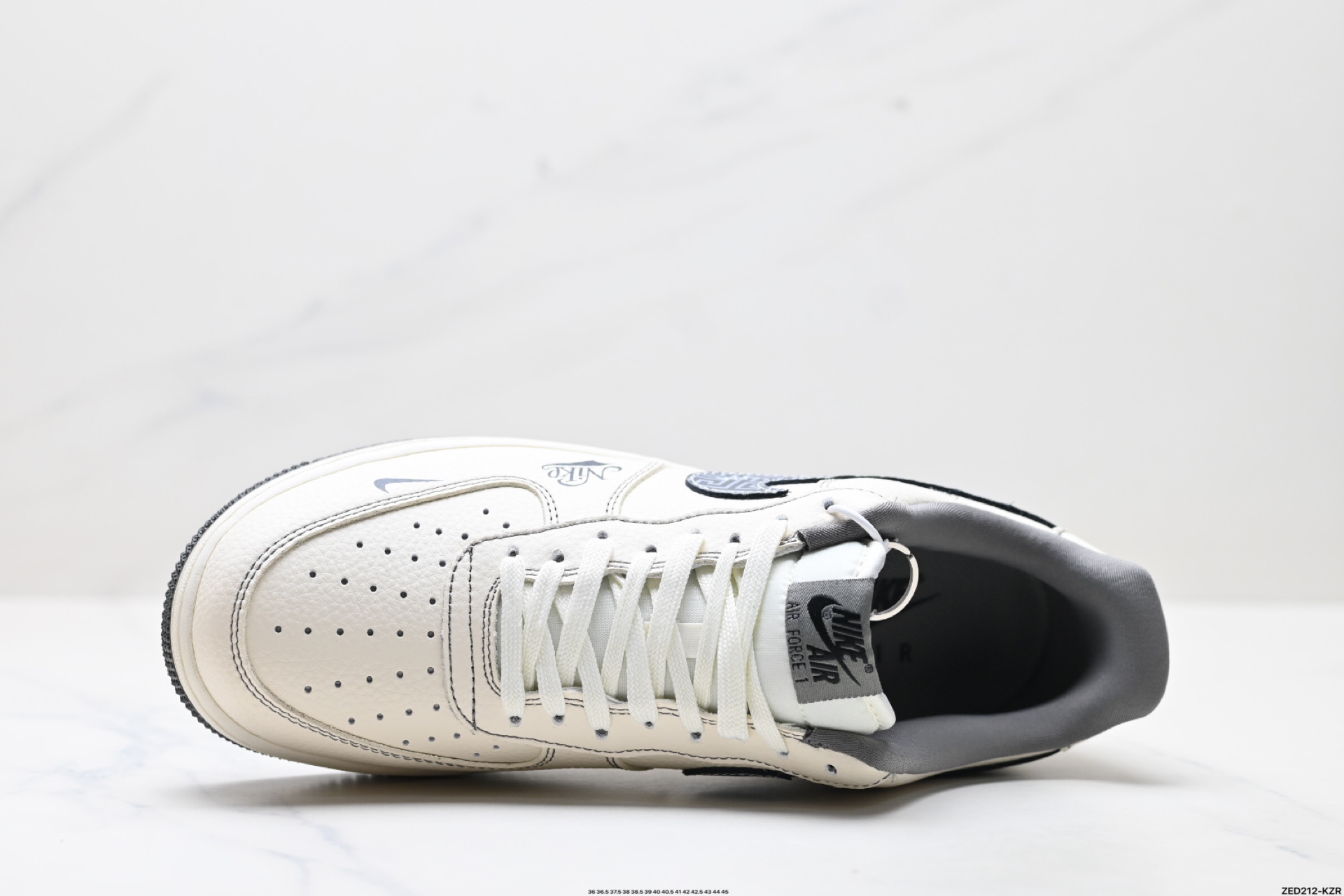NIKE AIR FORCE 1‘07 LV8 DF0188-057