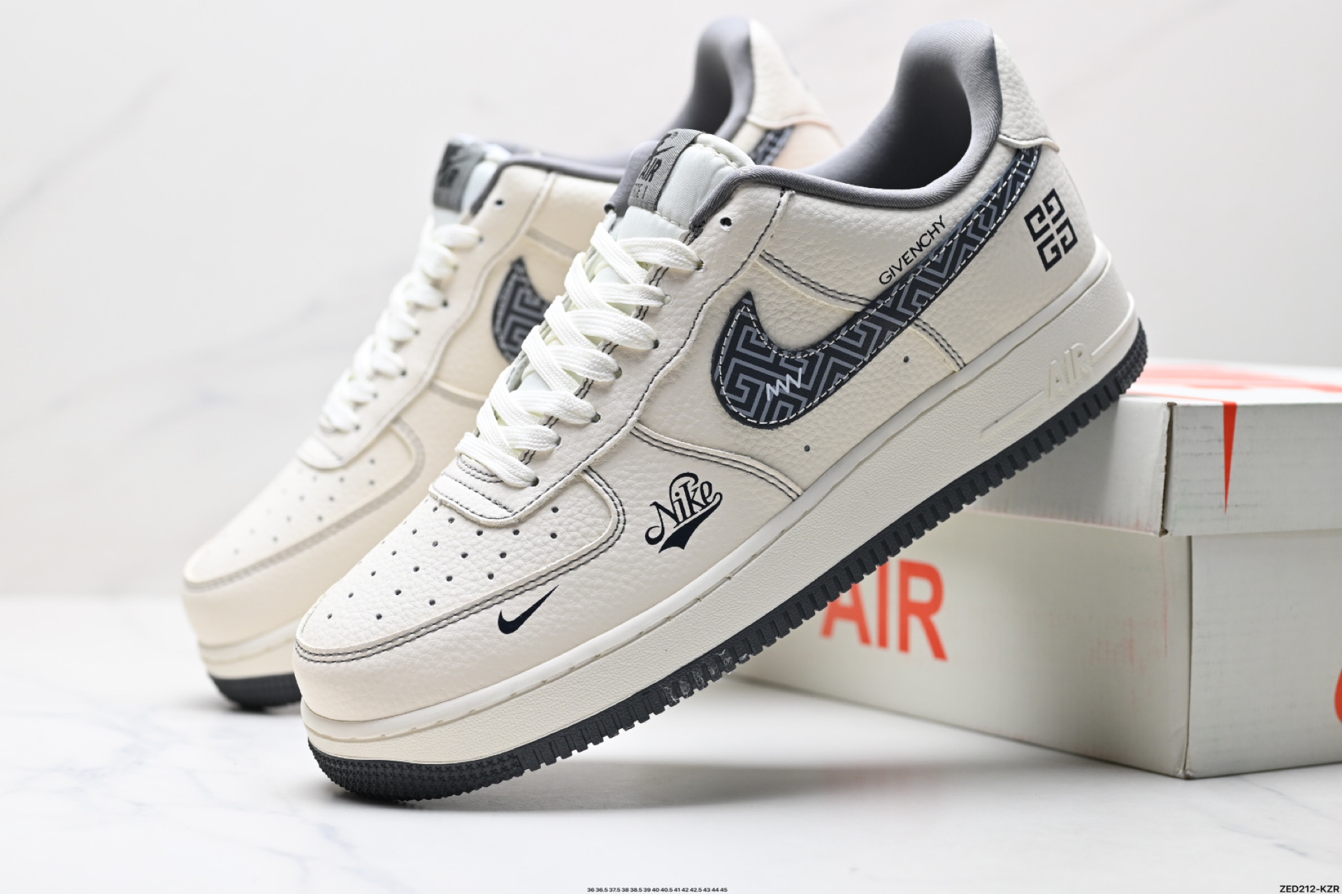 NIKE AIR FORCE 1‘07 LV8 DF0188-057