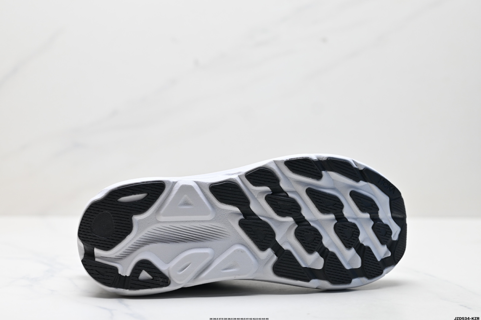 Hoka Clifton 9: Rendimiento y Comodidad en Cada Paso, ¡Descubre el Nuevo Color! 10 i1745862500798 8576 0 8