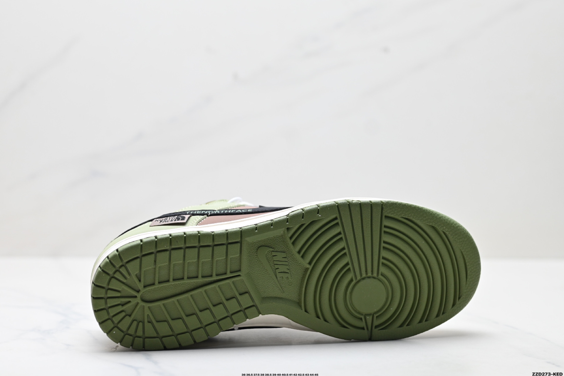 NK Dunk Low Retro “DIY高端定制” 低帮休闲运动板鞋 XD1588-210