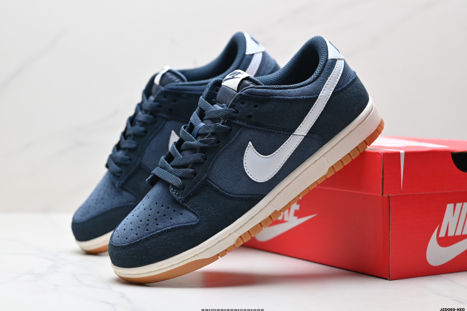 Nike Dunk Low Retro Premium: Navy Blue & White Skateboarding Shoes 9 i1745944719730 586 0 7