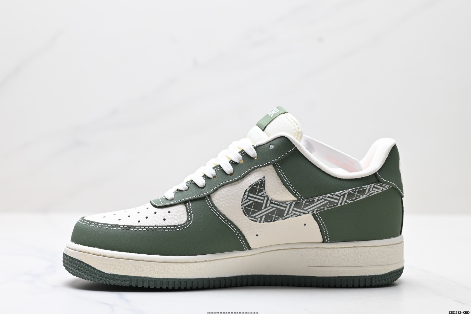 NIKE AIR FORCE 1‘07 LV8 KK1988-081