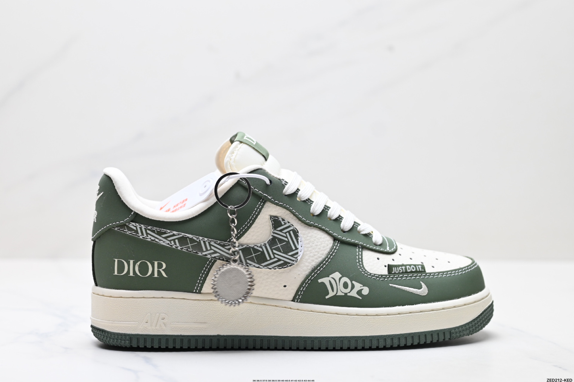 NIKE AIR FORCE 1‘07 LV8 KK1988-081