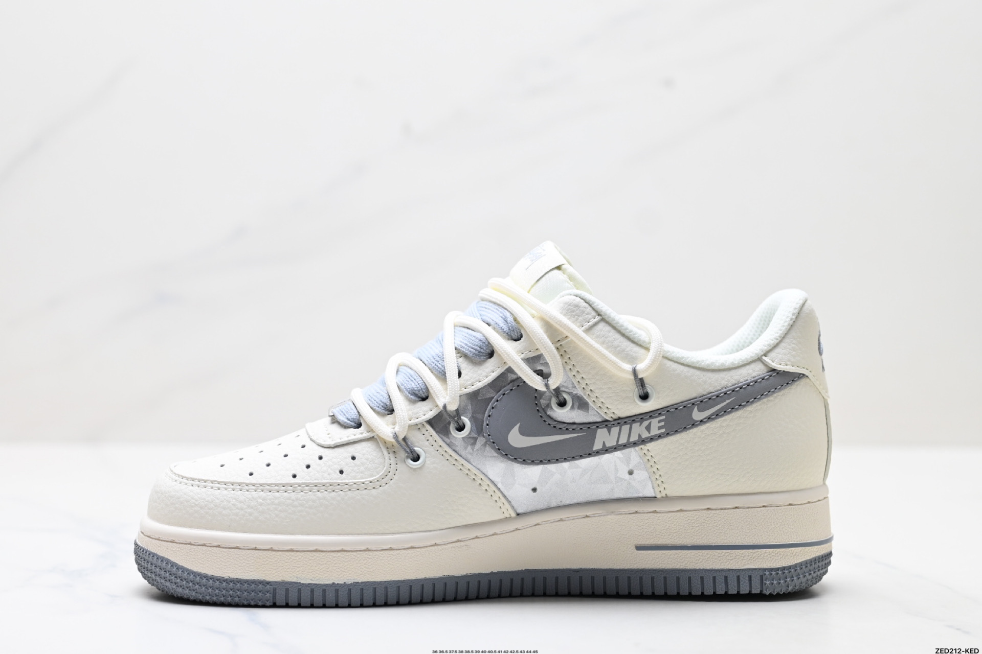 NIKE AIR FORCE 1‘07 LV8 DM6868-072