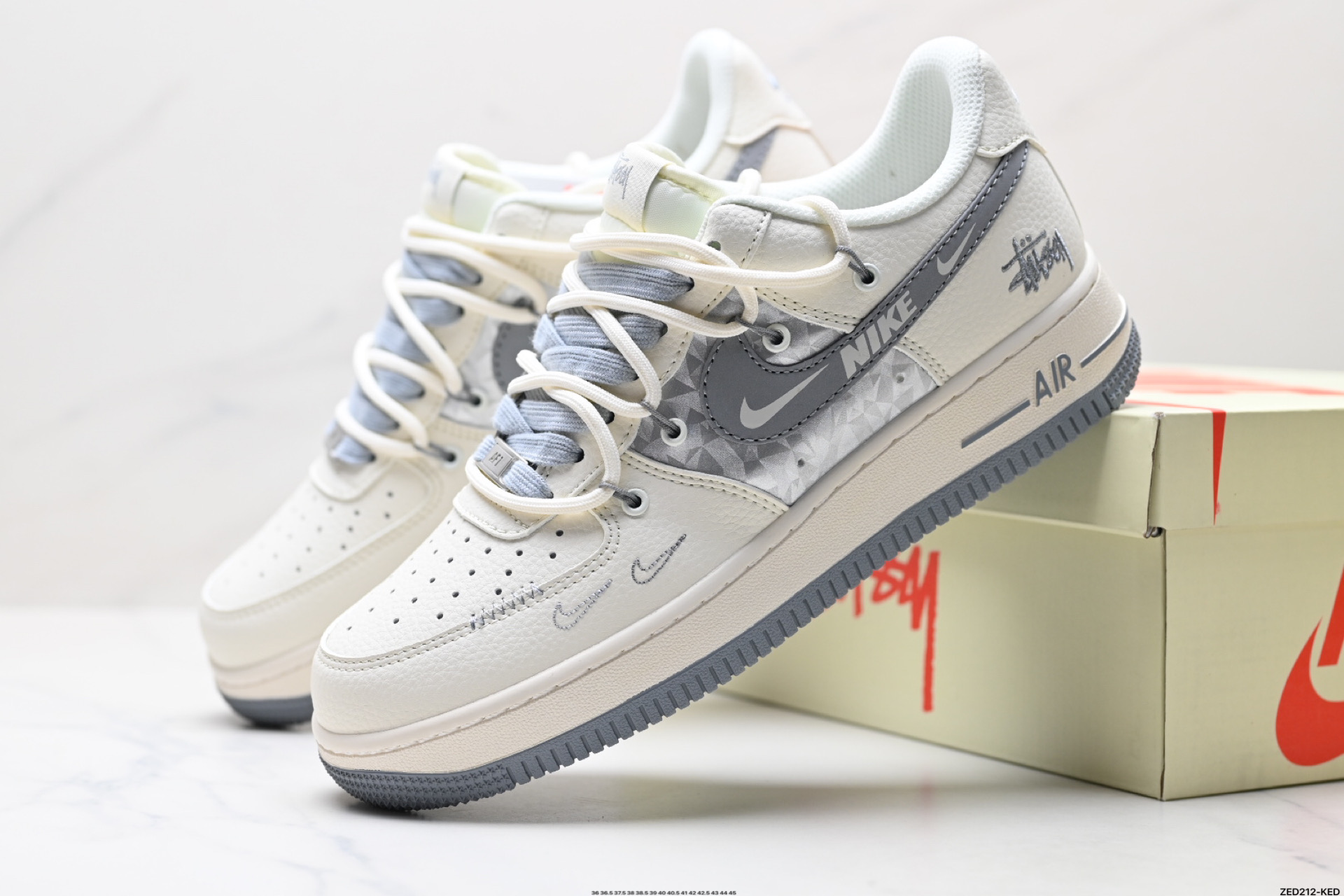 NIKE AIR FORCE 1‘07 LV8 DM6868-072