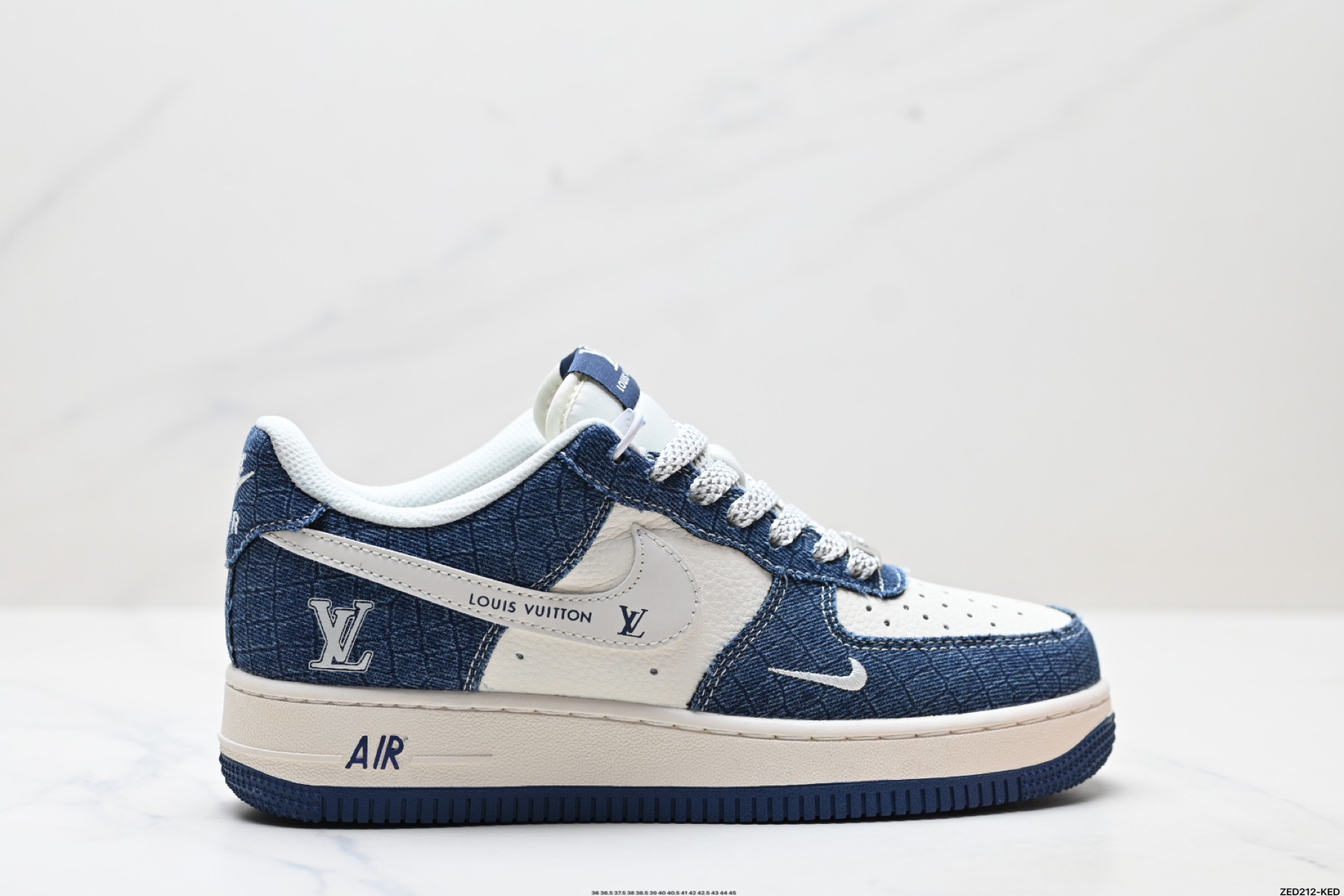 NIKE AIR FORCE 1‘07 LV8 XS1958-551