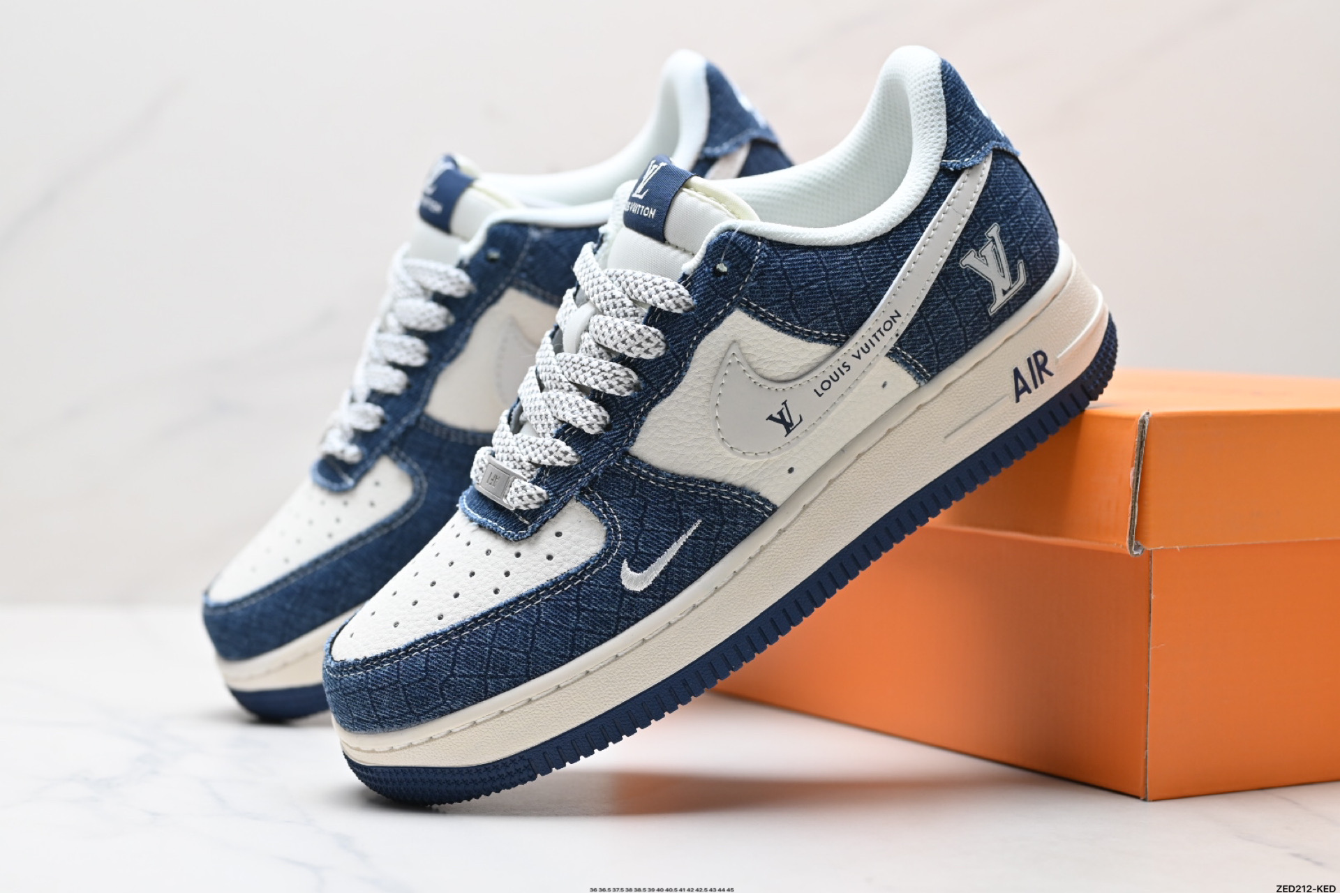 NIKE AIR FORCE 1‘07 LV8 XS1958-551