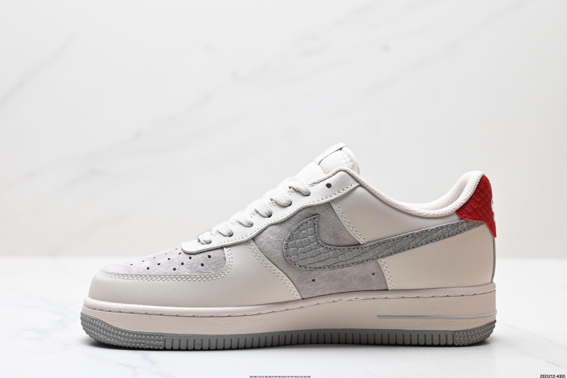 NIKE AIR FORCE 1‘07 LV8 XX3168-130