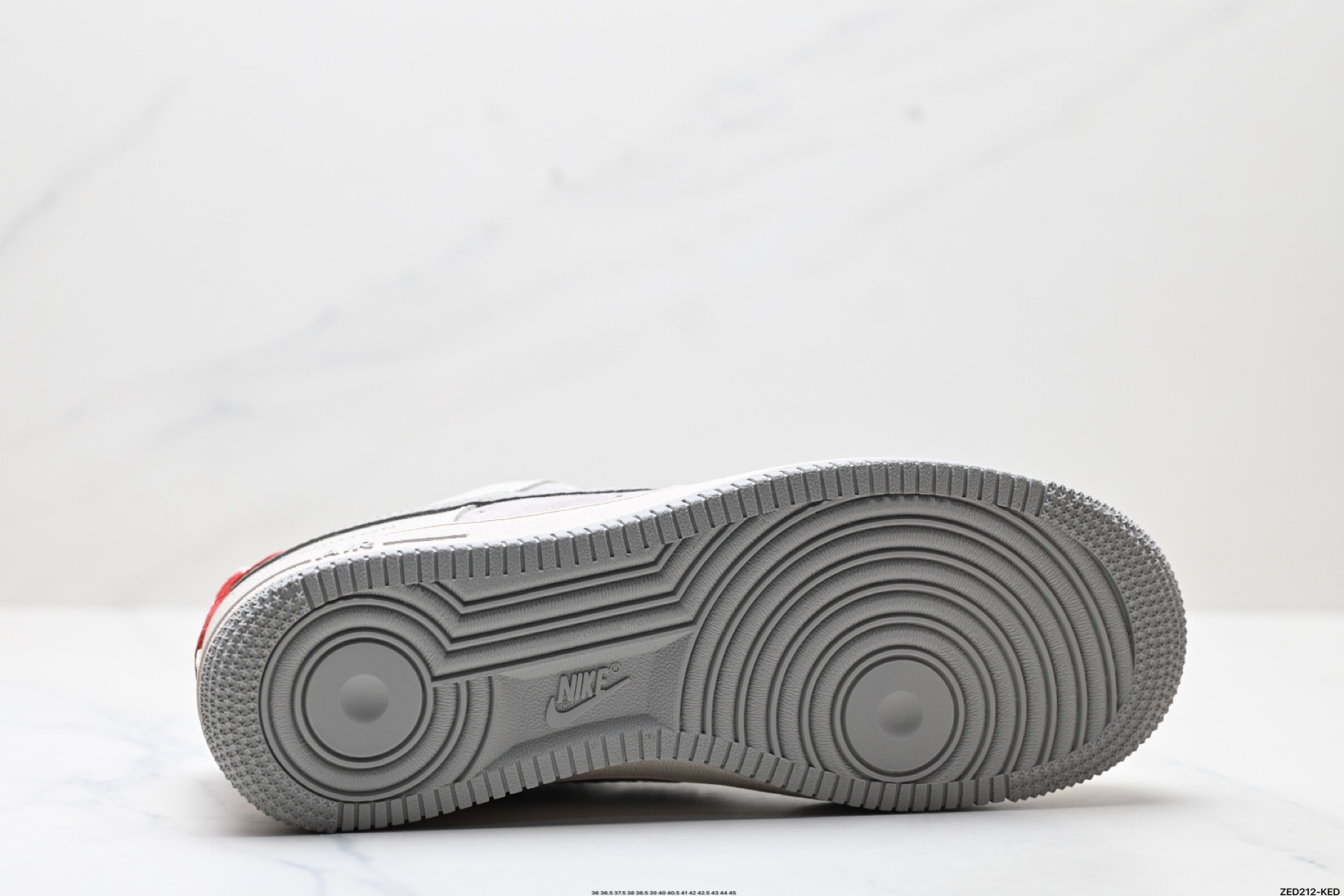 NIKE AIR FORCE 1‘07 LV8 XX3168-130