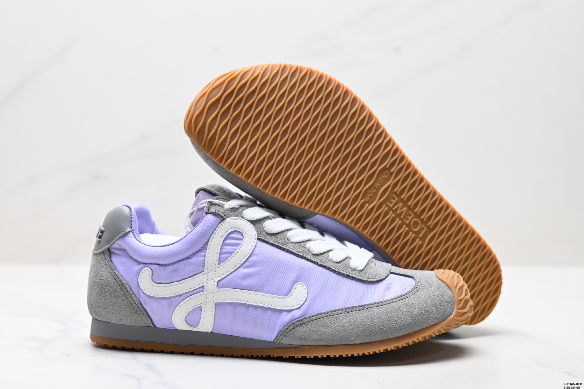 LOEWE罗意威 Ballet Runner 2.0小牛皮 圆头系带 低帮 生活休闲鞋