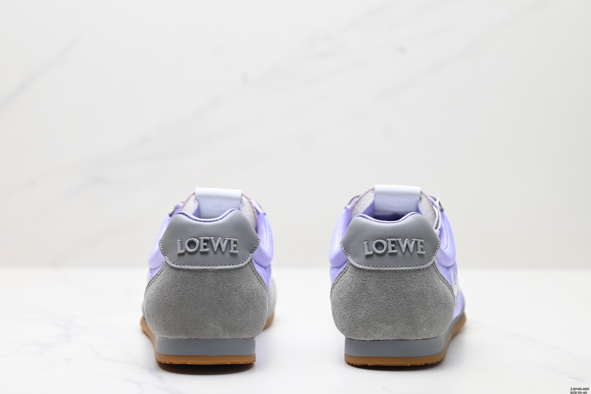 LOEWE罗意威 Ballet Runner 2.0小牛皮 圆头系带 低帮 生活休闲鞋