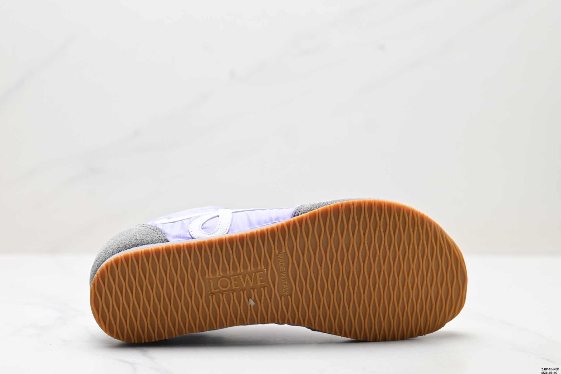 LOEWE罗意威 Ballet Runner 2.0小牛皮 圆头系带 低帮 生活休闲鞋