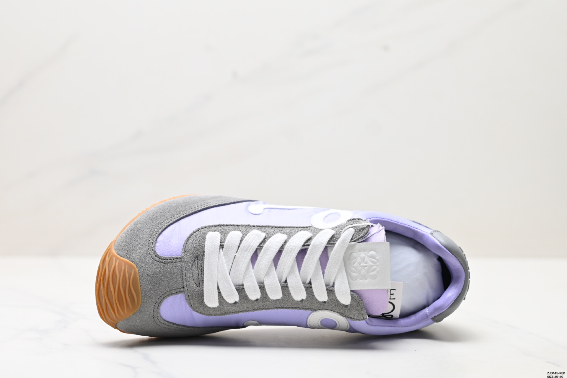 LOEWE罗意威 Ballet Runner 2.0小牛皮 圆头系带 低帮 生活休闲鞋