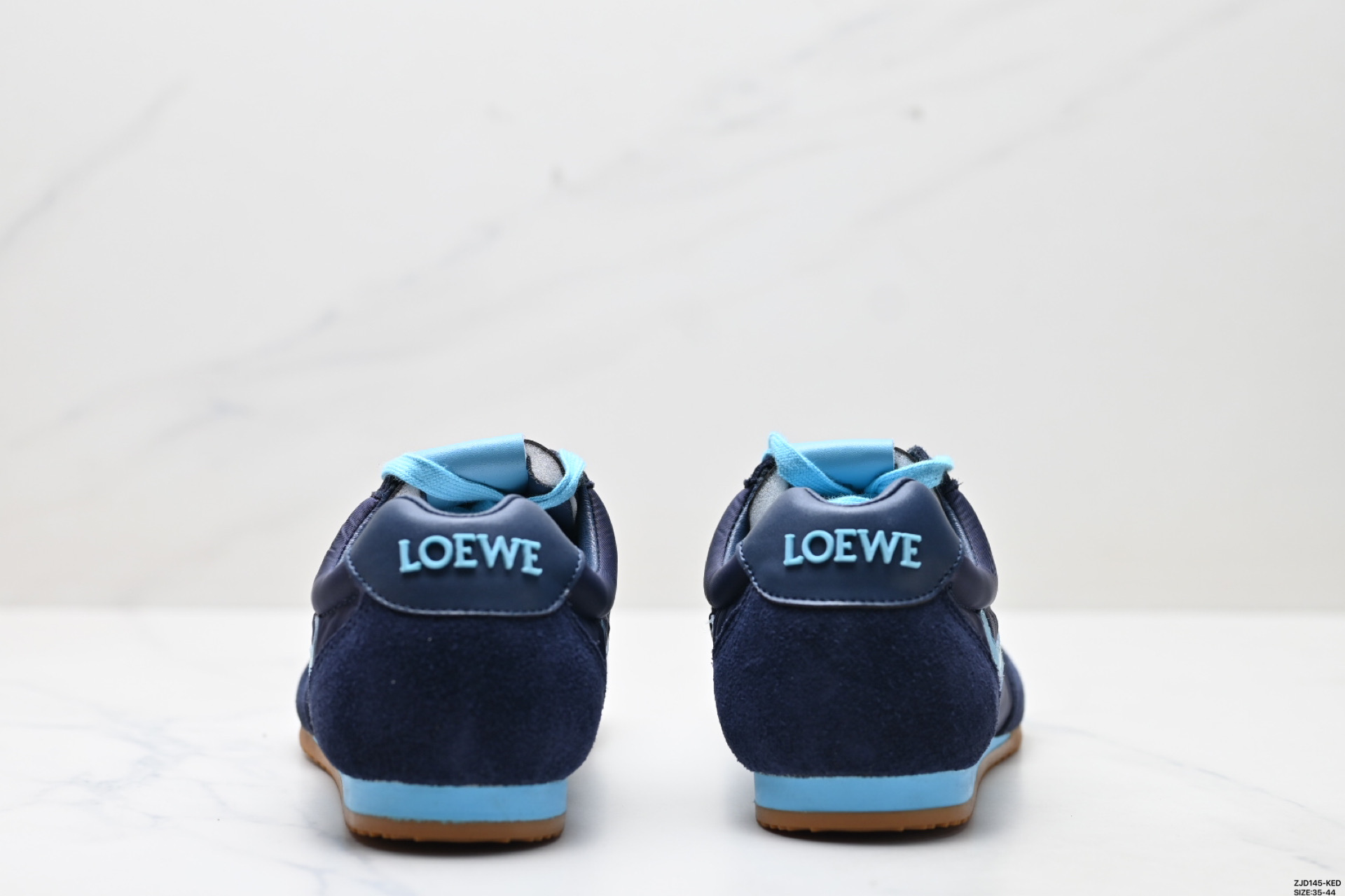 LOEWE罗意威 Ballet Runner 2.0小牛皮 圆头系带 低帮 生活休闲鞋