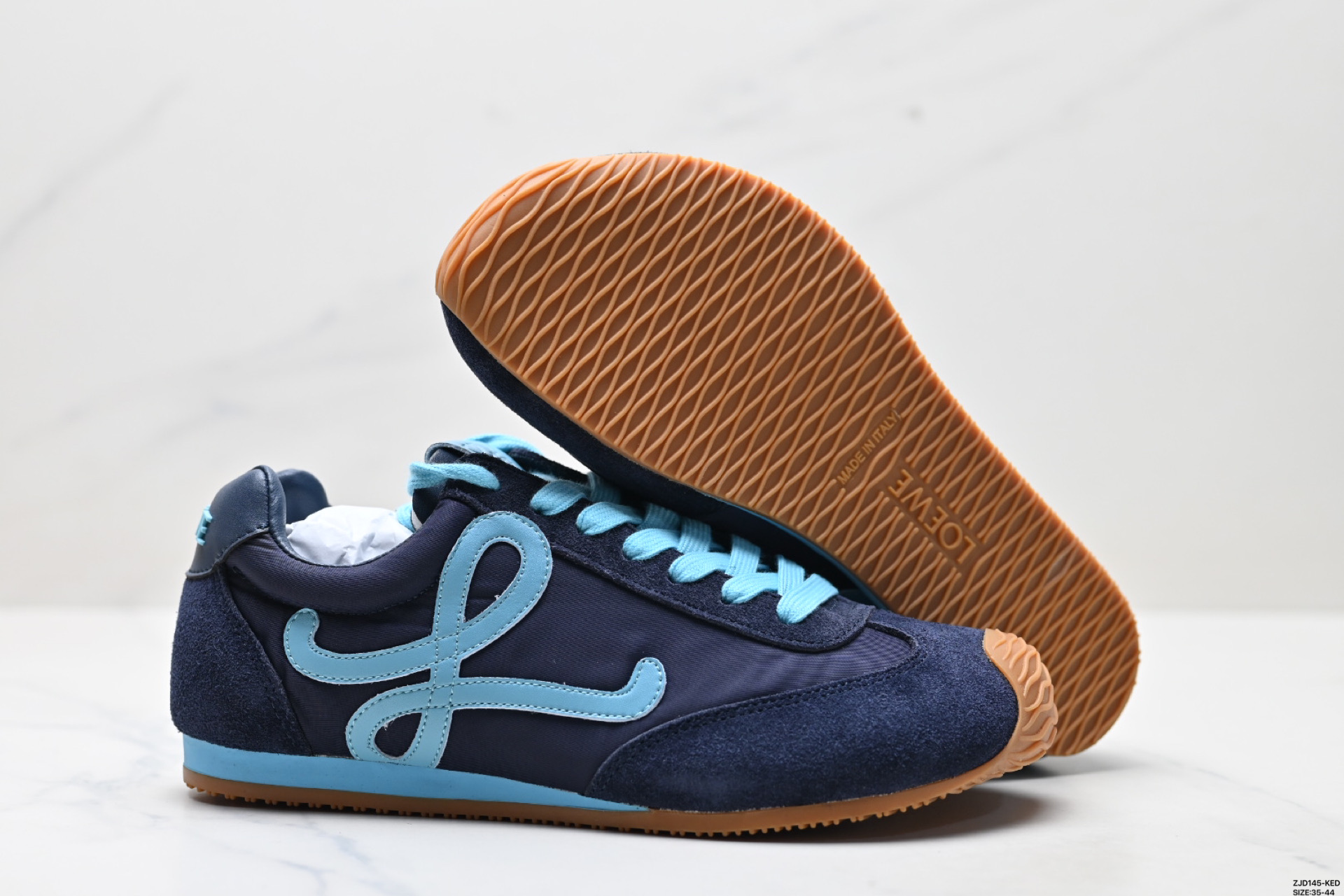 LOEWE罗意威 Ballet Runner 2.0小牛皮 圆头系带 低帮 生活休闲鞋