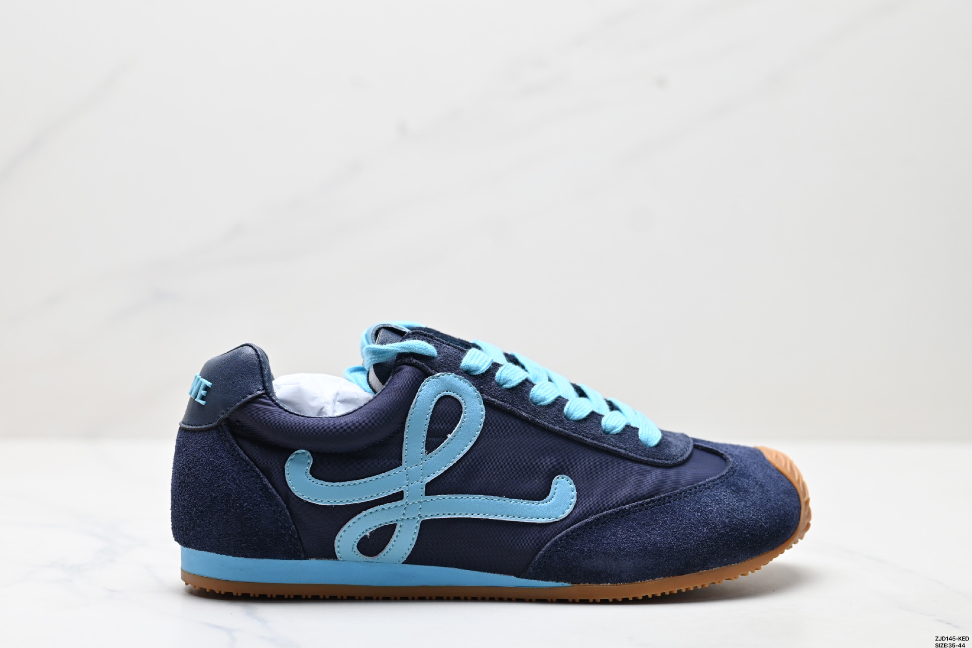 LOEWE罗意威 Ballet Runner 2.0小牛皮 圆头系带 低帮 生活休闲鞋