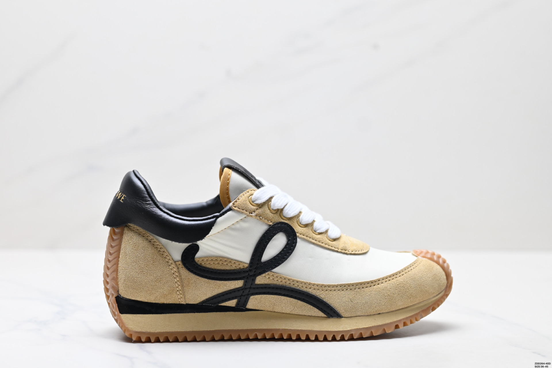 LOEWE罗意威 Ballet Runner 2.0小牛皮 圆头系带 低帮 生活休闲鞋