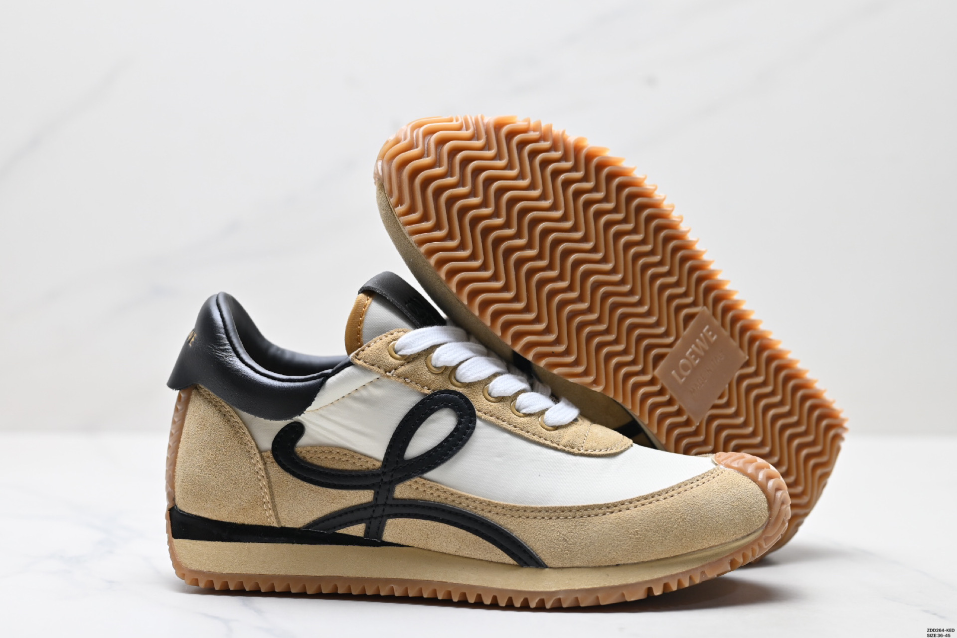 LOEWE罗意威 Ballet Runner 2.0小牛皮 圆头系带 低帮 生活休闲鞋