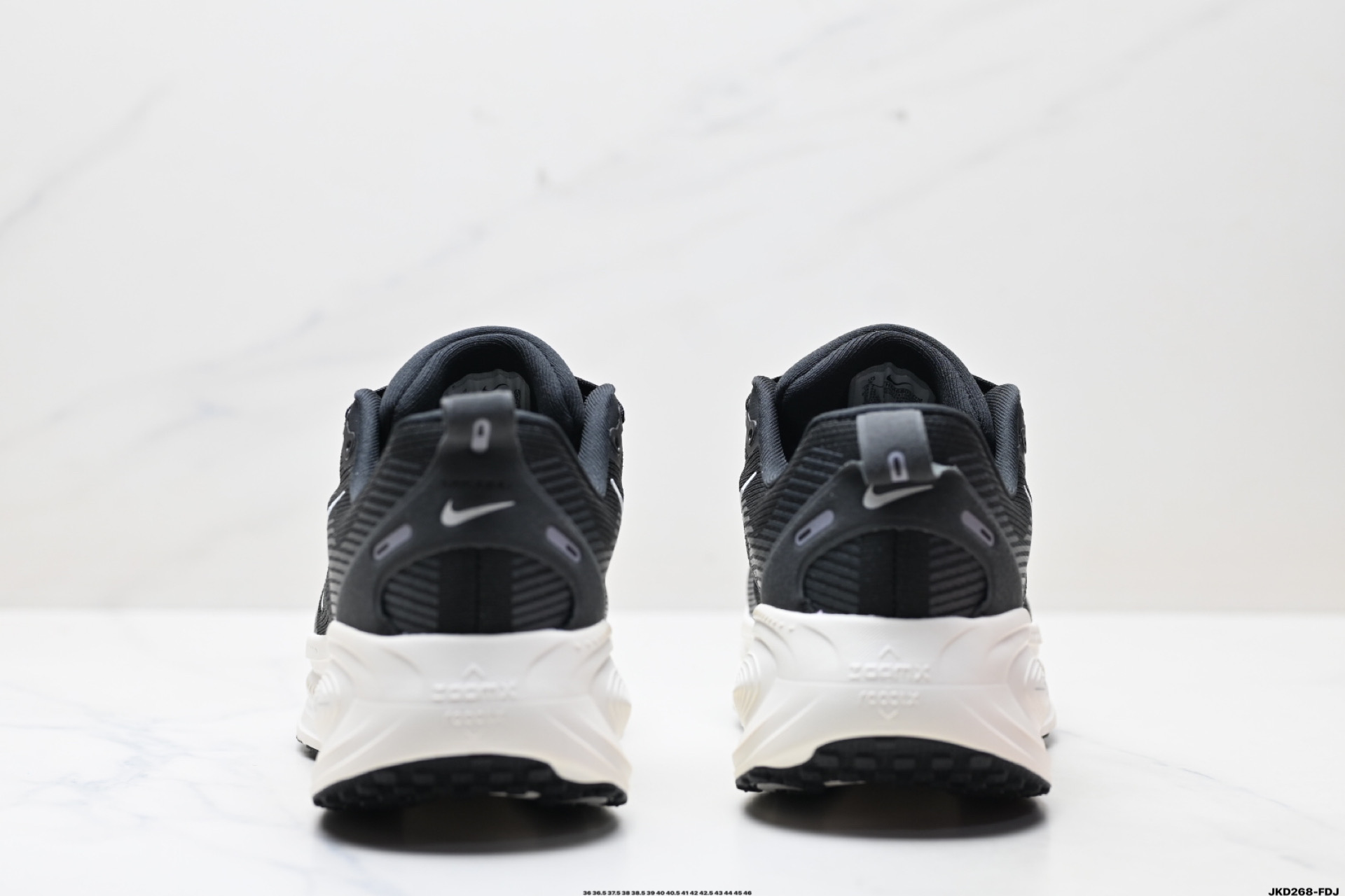 Nike VOMERO 18 耐克 舒适减震防滑 低帮跑步鞋 HM6803-007