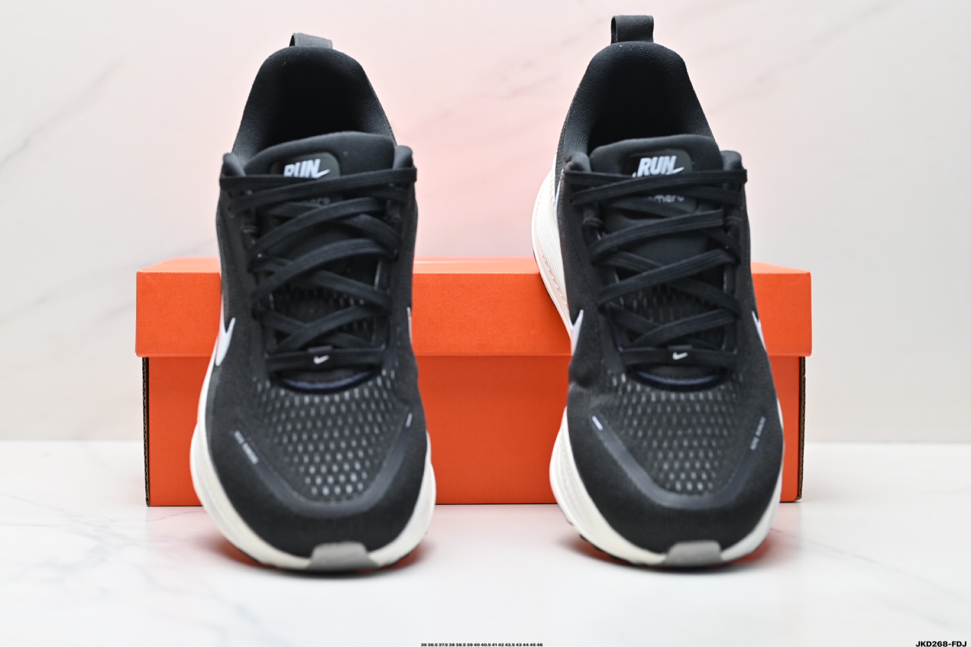 Nike VOMERO 18 耐克 舒适减震防滑 低帮跑步鞋 HM6803-007