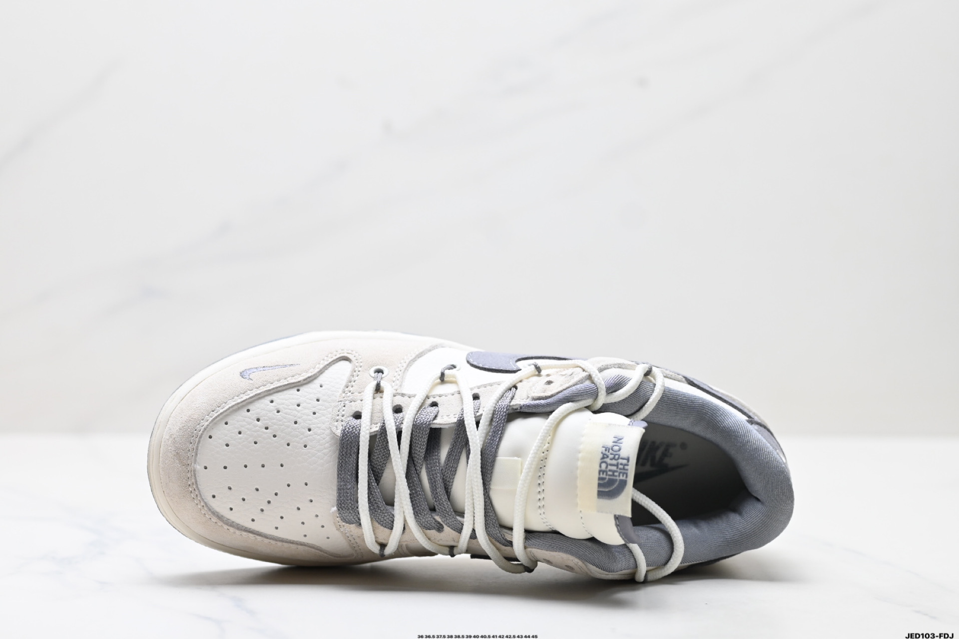💰210
公司级✅耐克NIKE DUNK LOW 扣篮系列 复古低帮休闲运动滑板板鞋
采用脚感柔软舒适ZoomAir气垫
有效吸收滑板等极限运动在落地时带来的冲击力 为街头运动者们提供更好的保护
货号:DJ6188-600
尺码:36 36.5 37.5 38 38.5 39 40 40.5 41 42 42.5 43 44 45
ID:JED103-FDJ